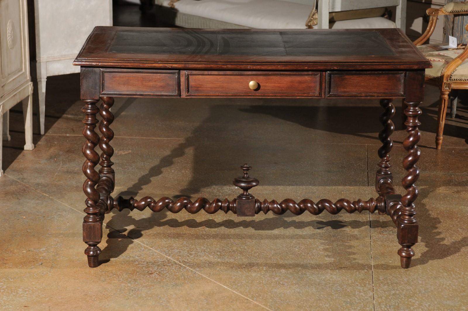 French Louis XIII Style 1880s Walnut Desk with Leather Top and Barley Twist Base In Good Condition In Atlanta, GA