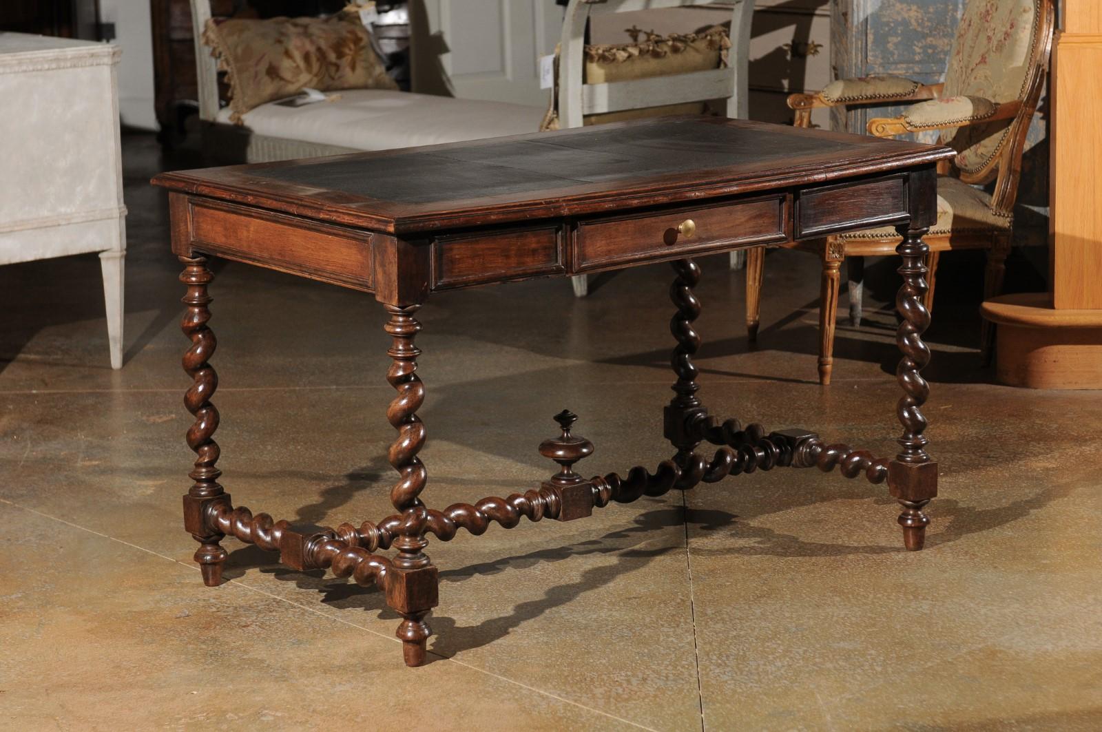 French Louis XIII Style 1880s Walnut Desk with Leather Top and Barley Twist Base 1