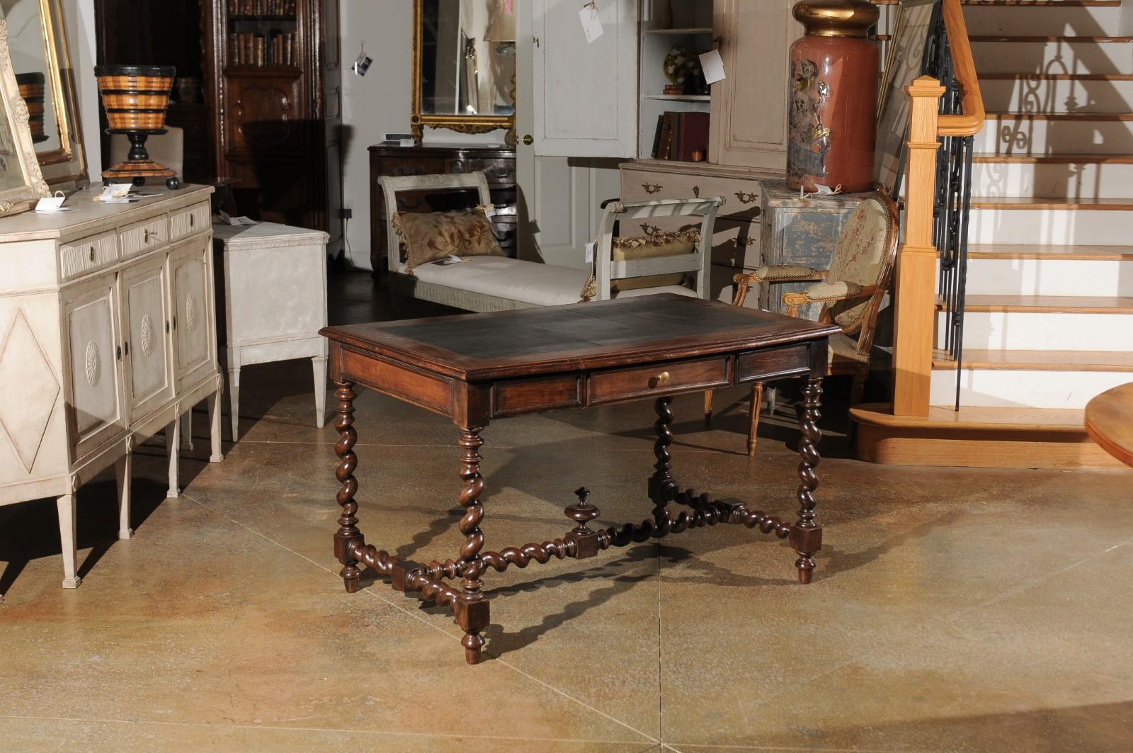 French Louis XIII Style 1880s Walnut Desk with Leather Top and Barley Twist Base 2