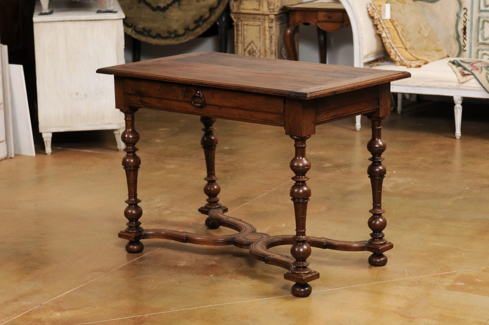 French Louis XIII Style 1890s Walnut Side Table with Curving X-Form Stretcher For Sale 5