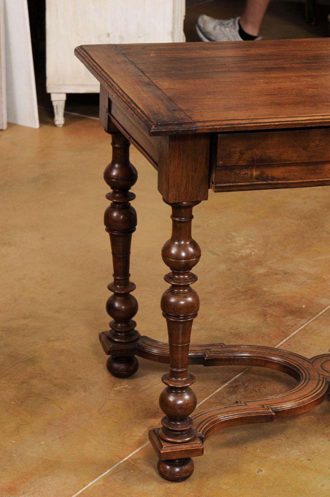 French Louis XIII Style 1890s Walnut Side Table with Curving X-Form Stretcher In Good Condition For Sale In Atlanta, GA