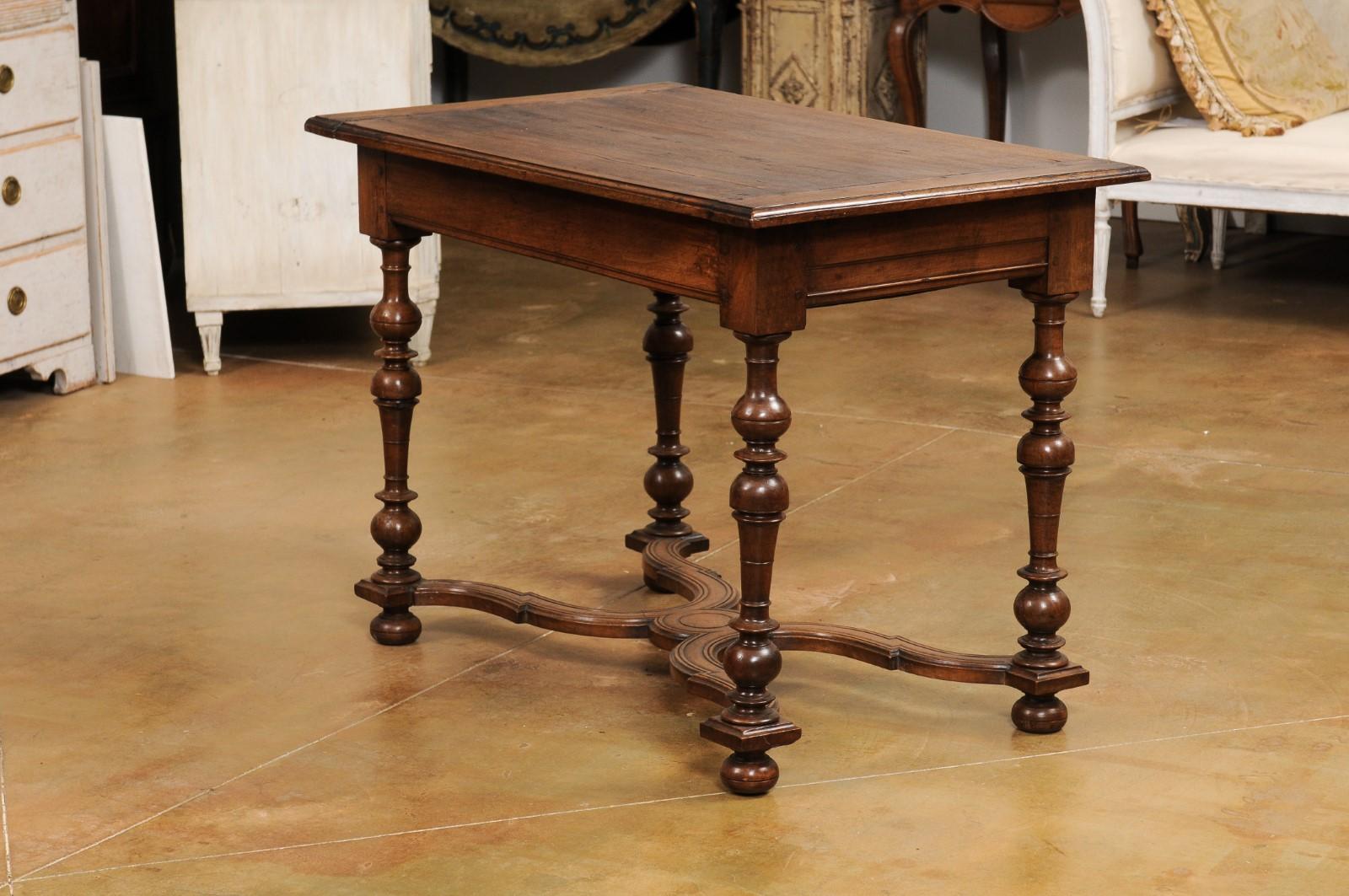 French Louis XIII Style 1890s Walnut Side Table with Curving X-Form Stretcher For Sale 1