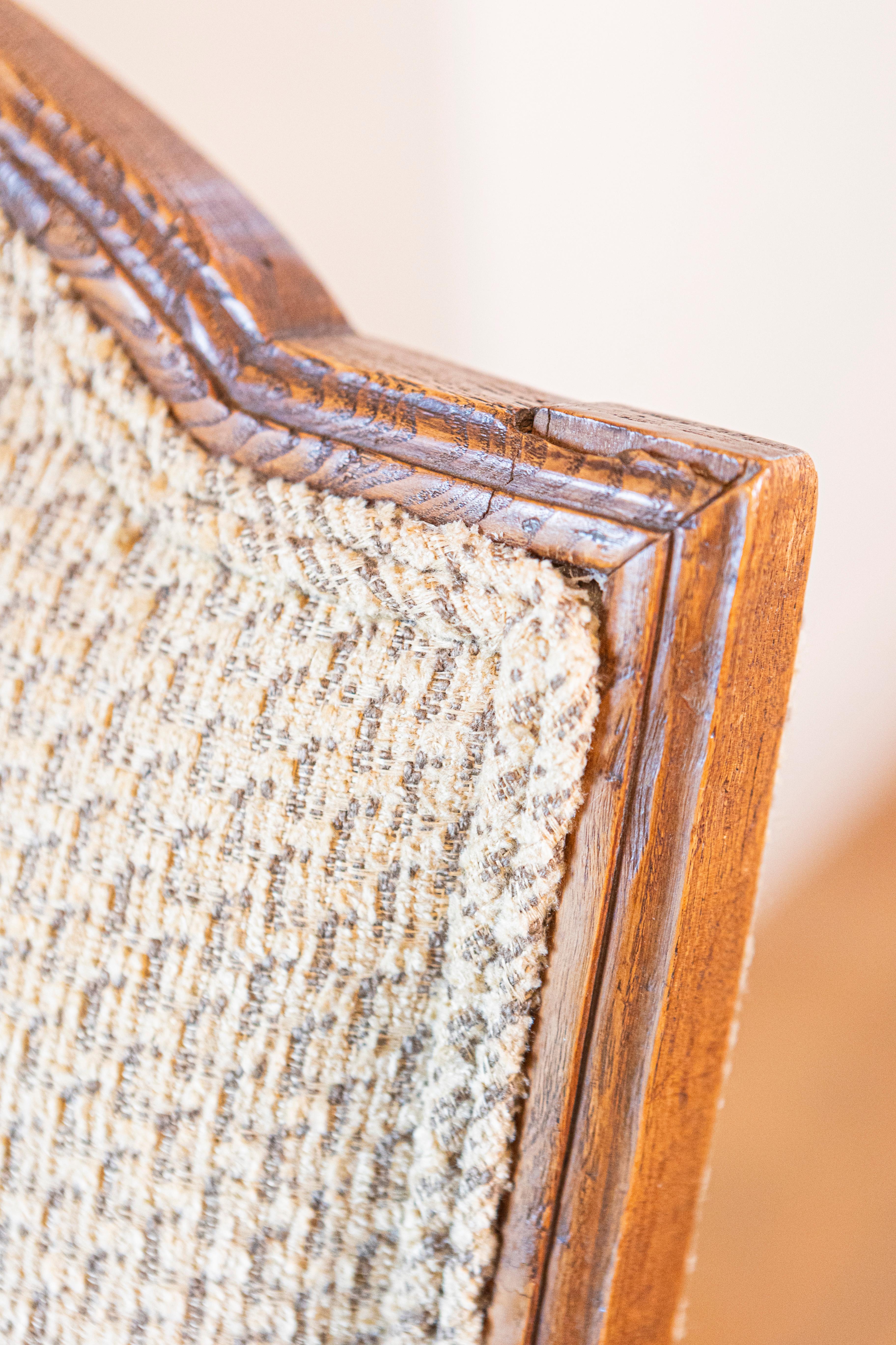 Sillón francés de nogal estilo Luis XIII del siglo XIX con base torneada en Bueno estado para la venta en Atlanta, GA