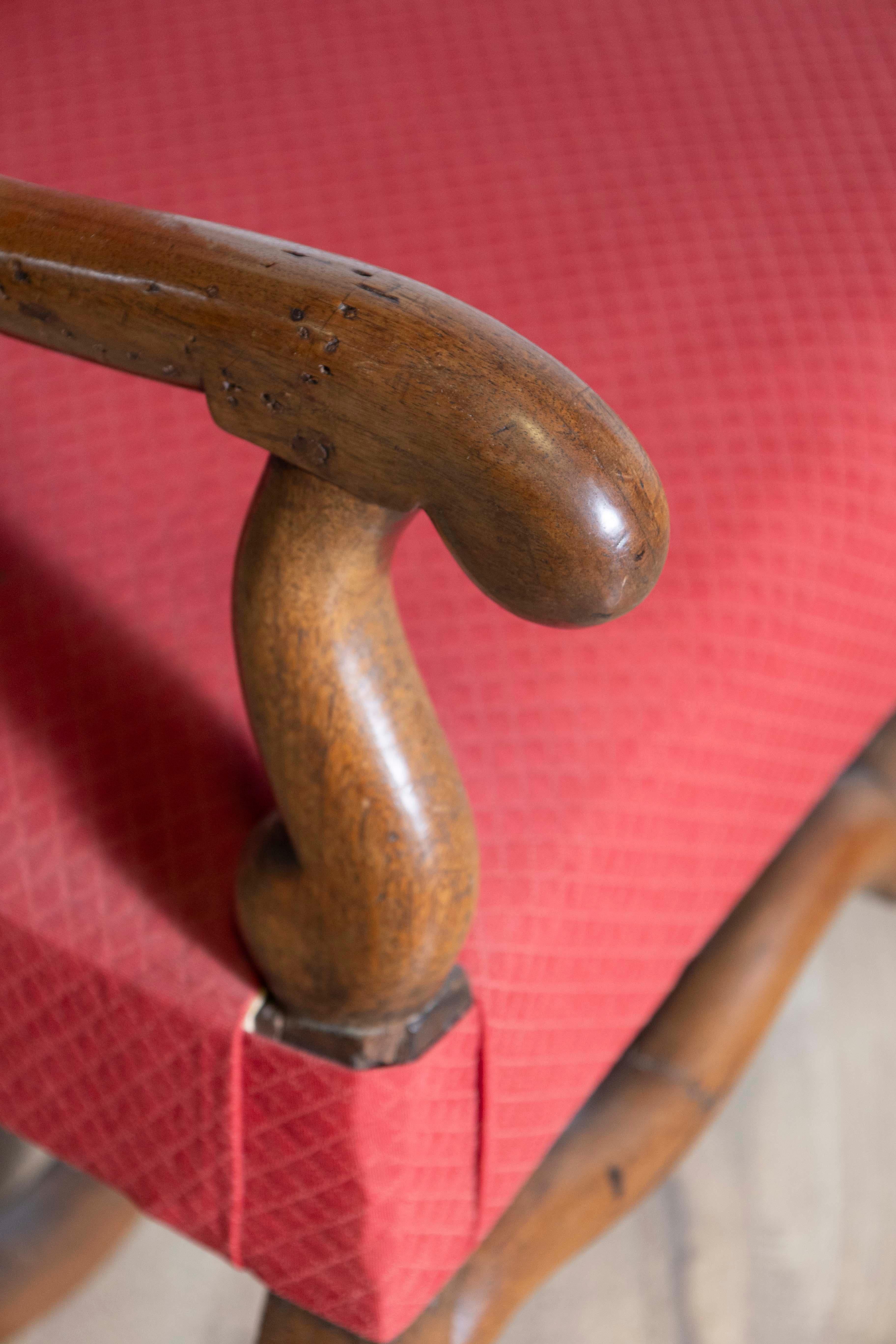 Fauteuil francés de nogal del siglo XIX, estilo Luis XIII, con base de Os de Mouton en venta 2