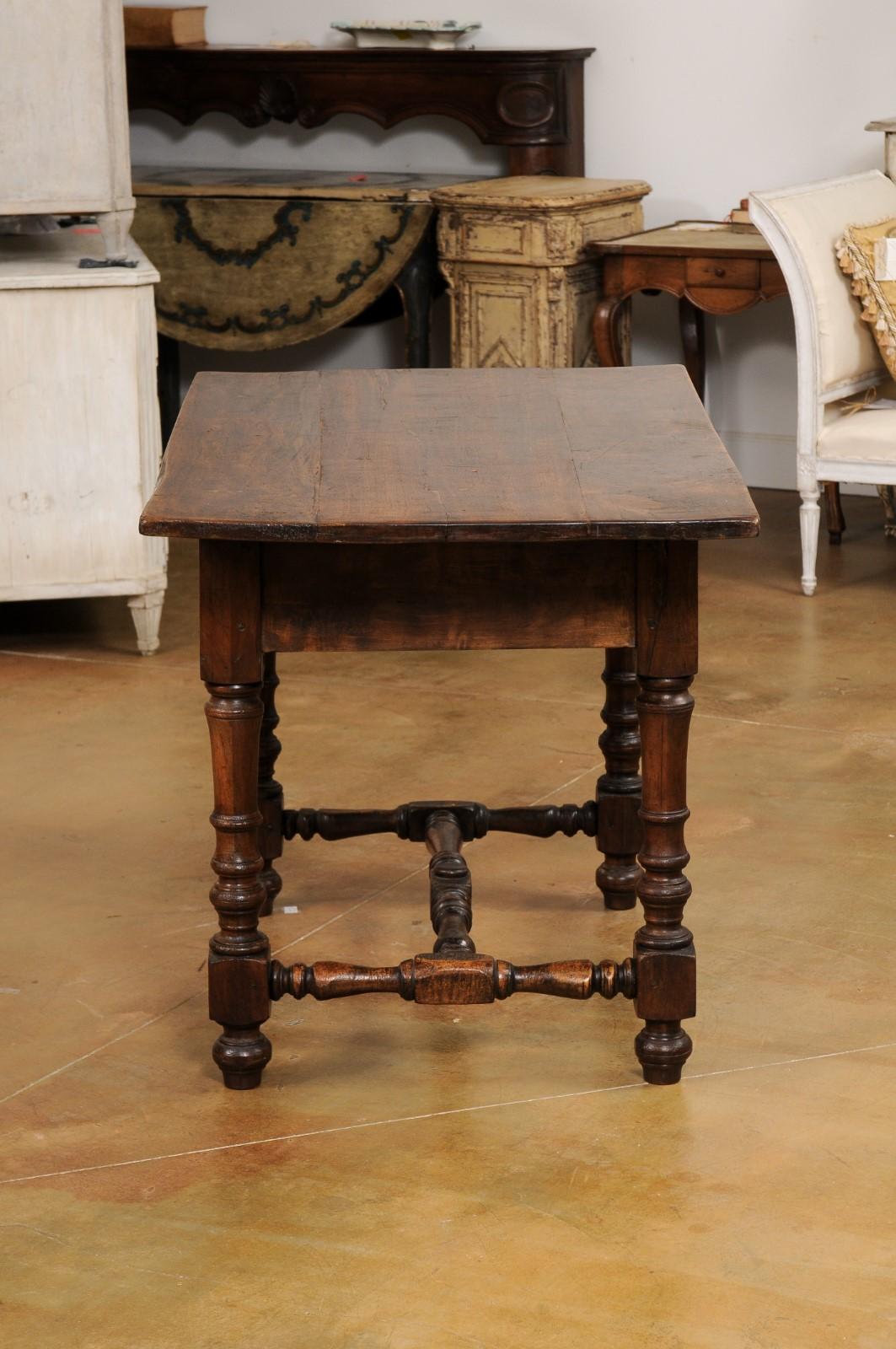 French Louis XIII Style 19th Century Walnut Table with Turned Legs and Stretcher For Sale 8
