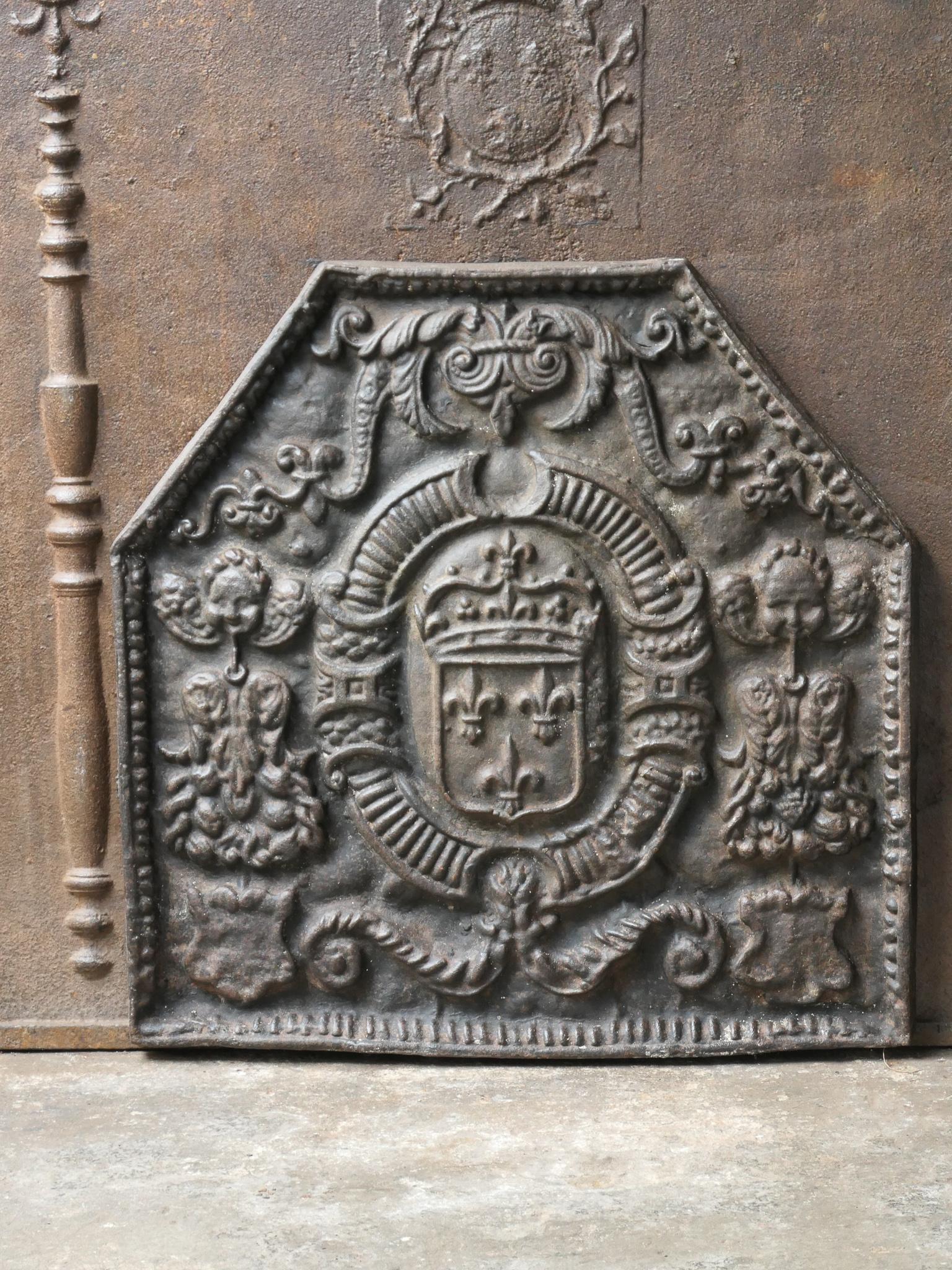 20th century French Louis XIII style fireback with the arms of France. Coat of arms of the House of Bourbon, an originally French royal house that became a major dynasty in Europe. It delivered kings for Spain (Navarra), France, both Sicilies and