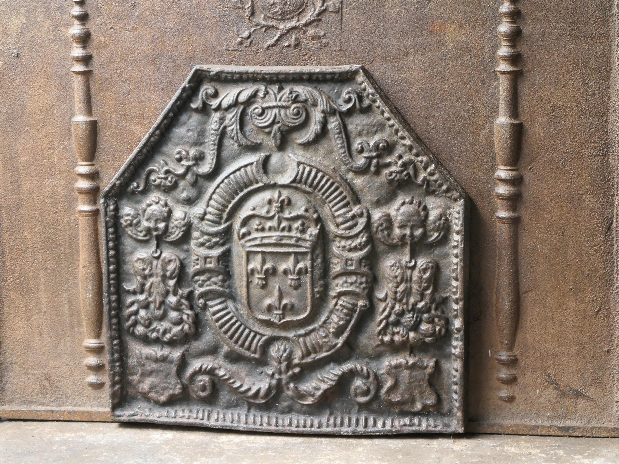 French Louis XIII Style 'Arms of France' Fireback / Backsplash In Good Condition For Sale In Amerongen, NL