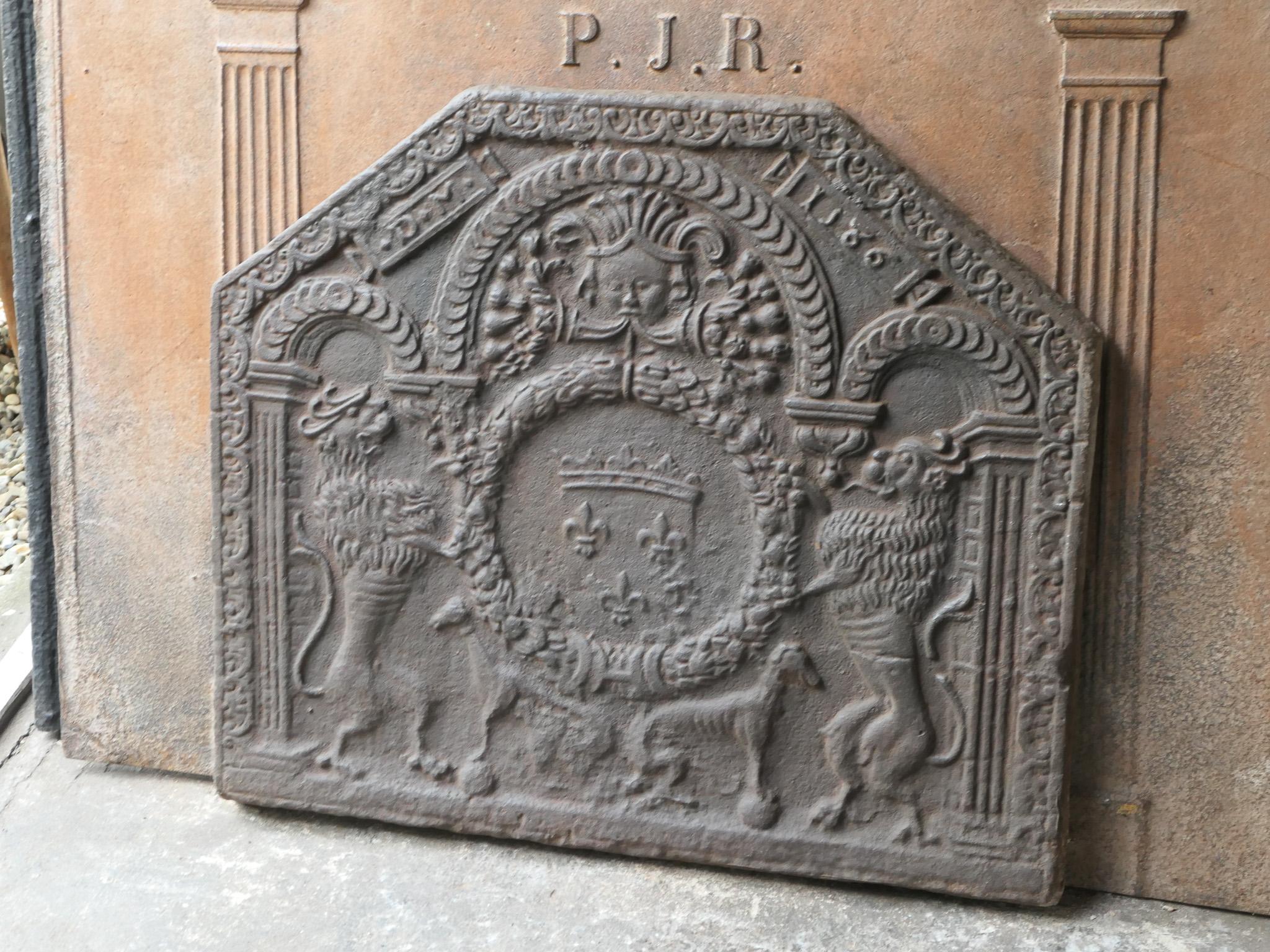Französische „Arms of France“ im Louis XIII.-Stil, Kaminsims / Rückwand im Angebot 1