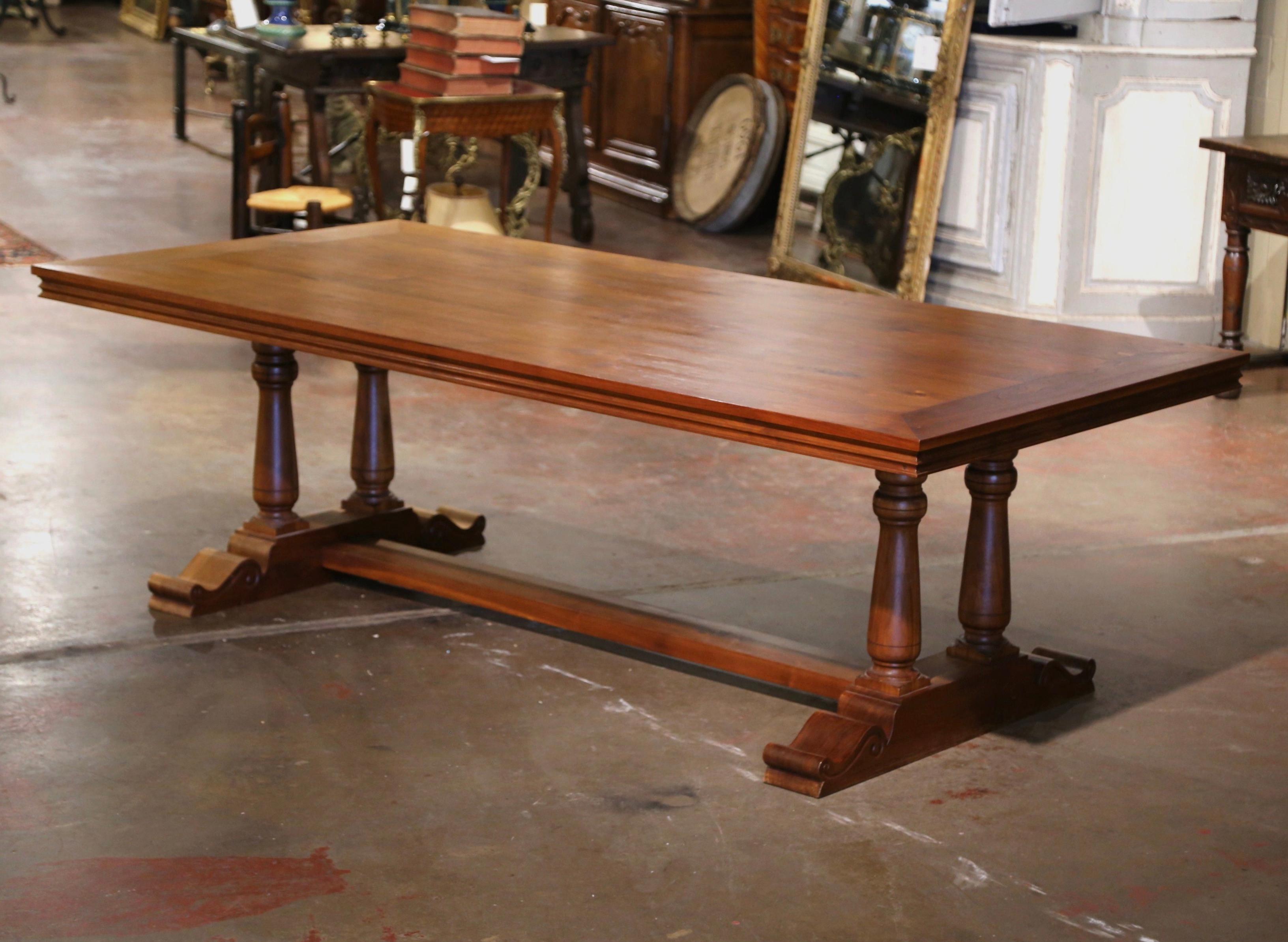 Mesa de caballete de monasterio francesa de nogal tallado estilo Luis XIII en Excelente estado para la venta en Dallas, TX