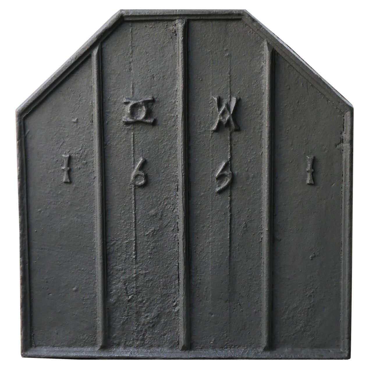 French Louis XIII Style 'Coat of Arms' Fireback / Backsplash For Sale