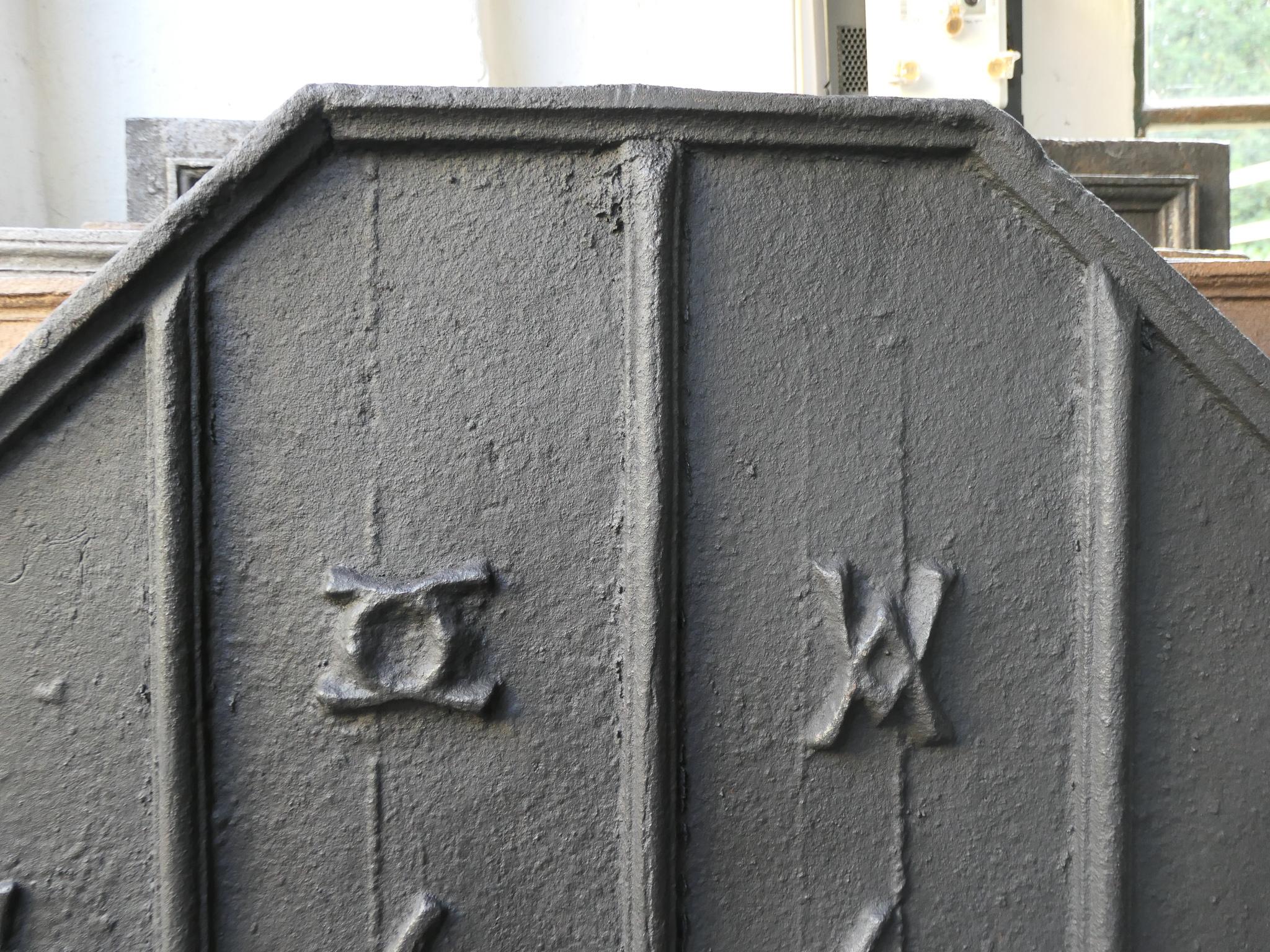 20ième siècle Plaque de cheminée / dosseret 
