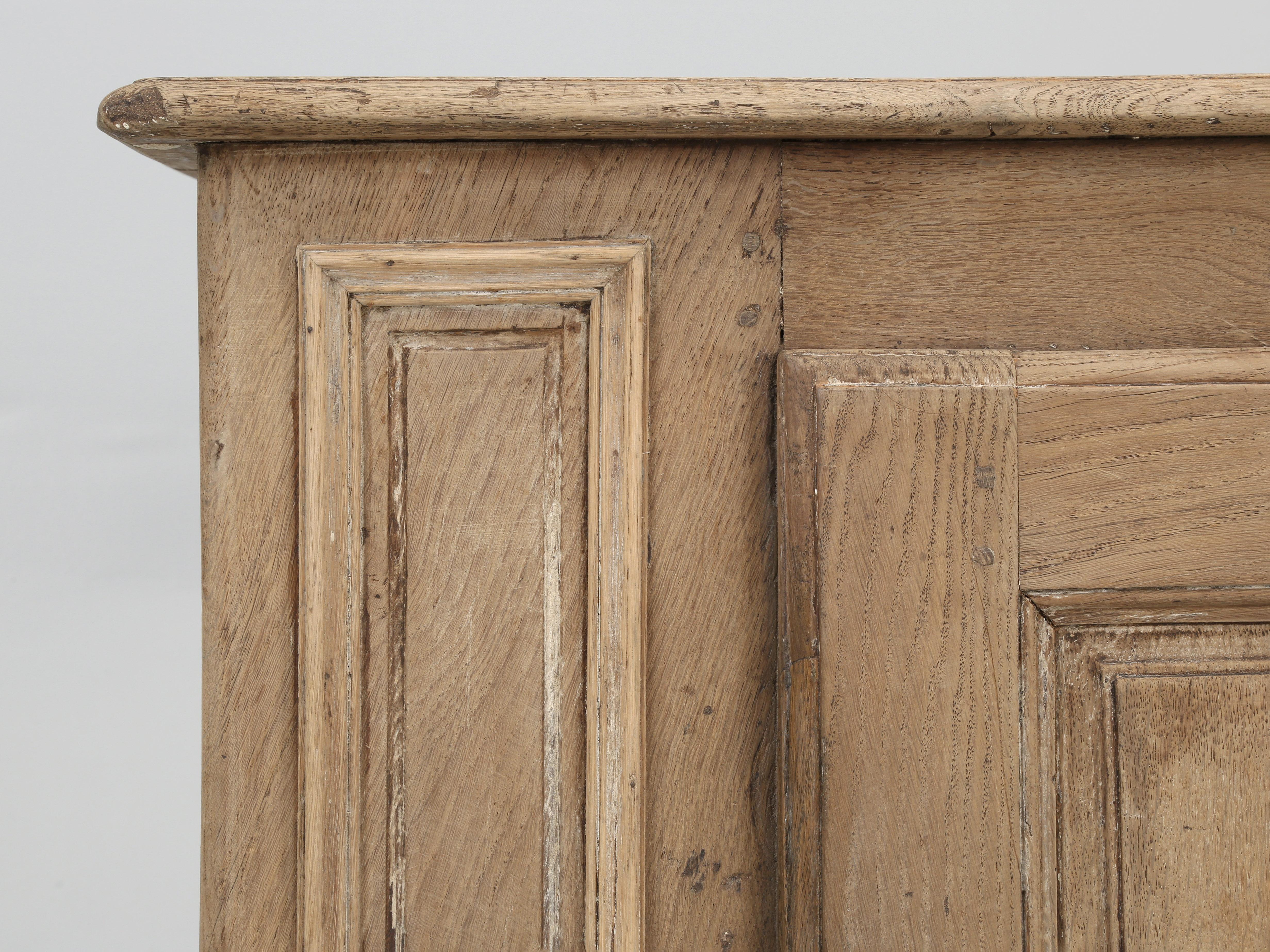 French Louis XIII Style Cupboard, Confiturier in Natural Washed Oak circa 1700's 4