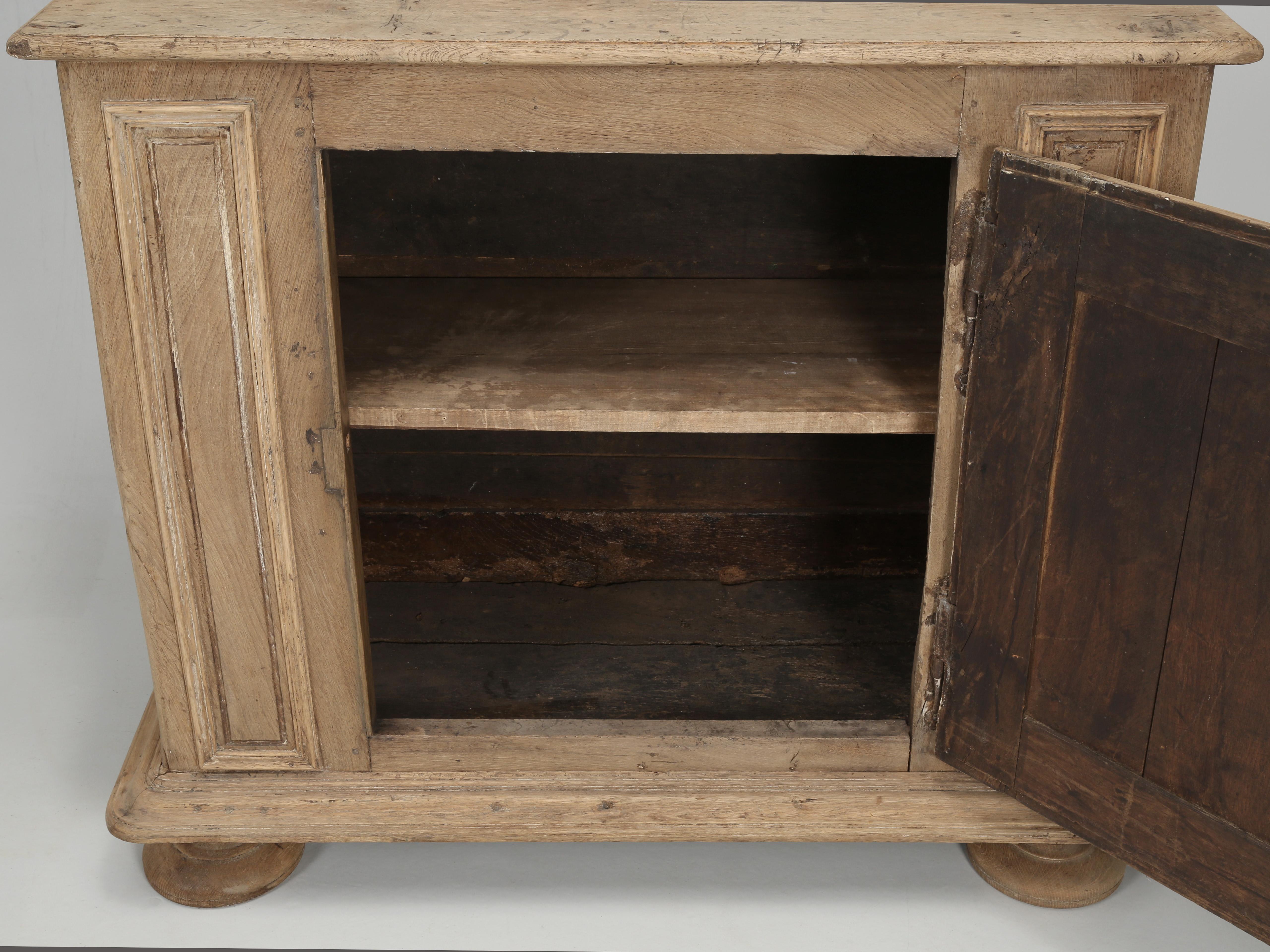 French Louis XIII Style Cupboard, Confiturier in Natural Washed Oak circa 1700's 10