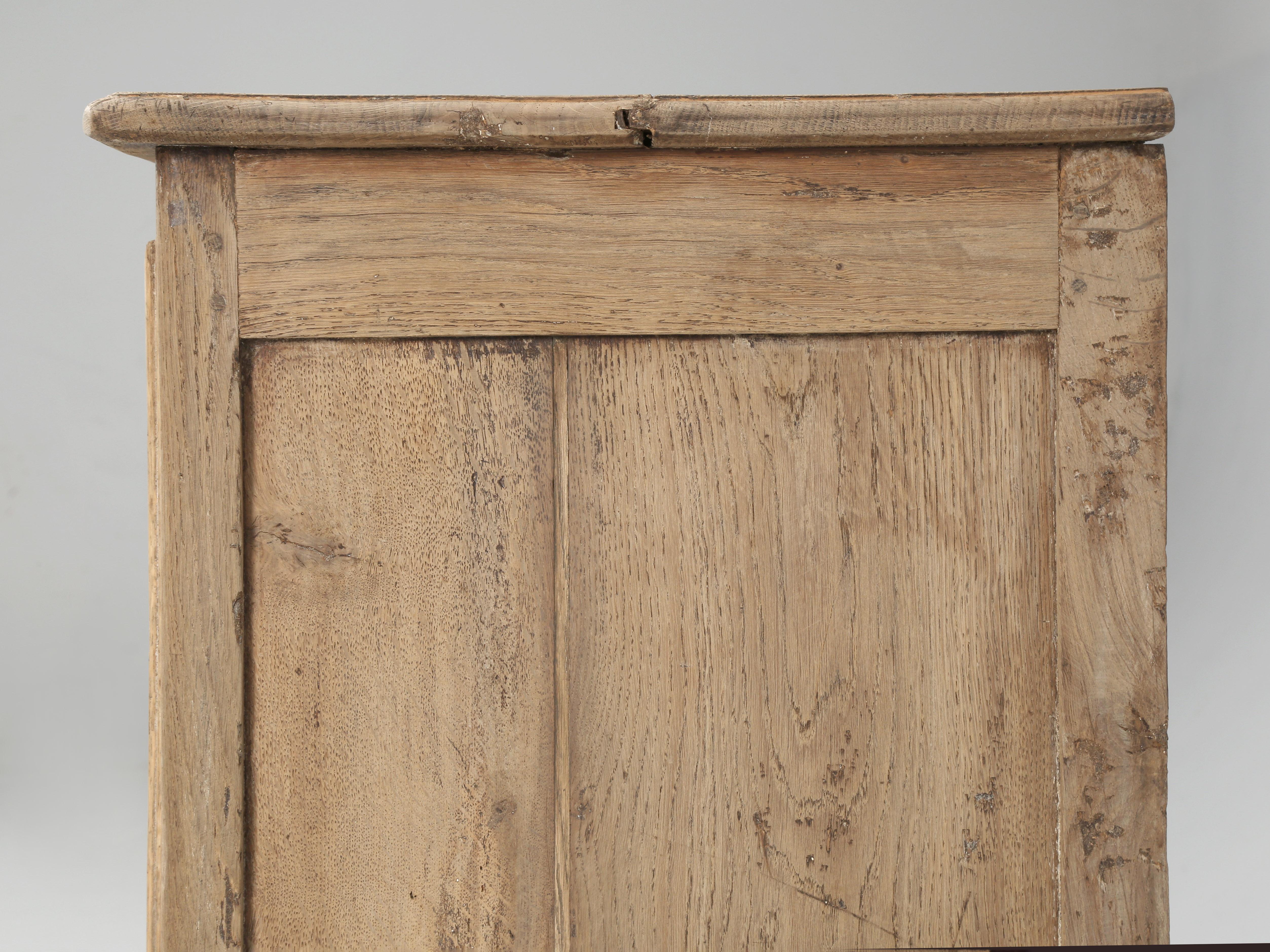 Hand-Carved French Louis XIII Style Cupboard, Confiturier in Natural Washed Oak circa 1700's