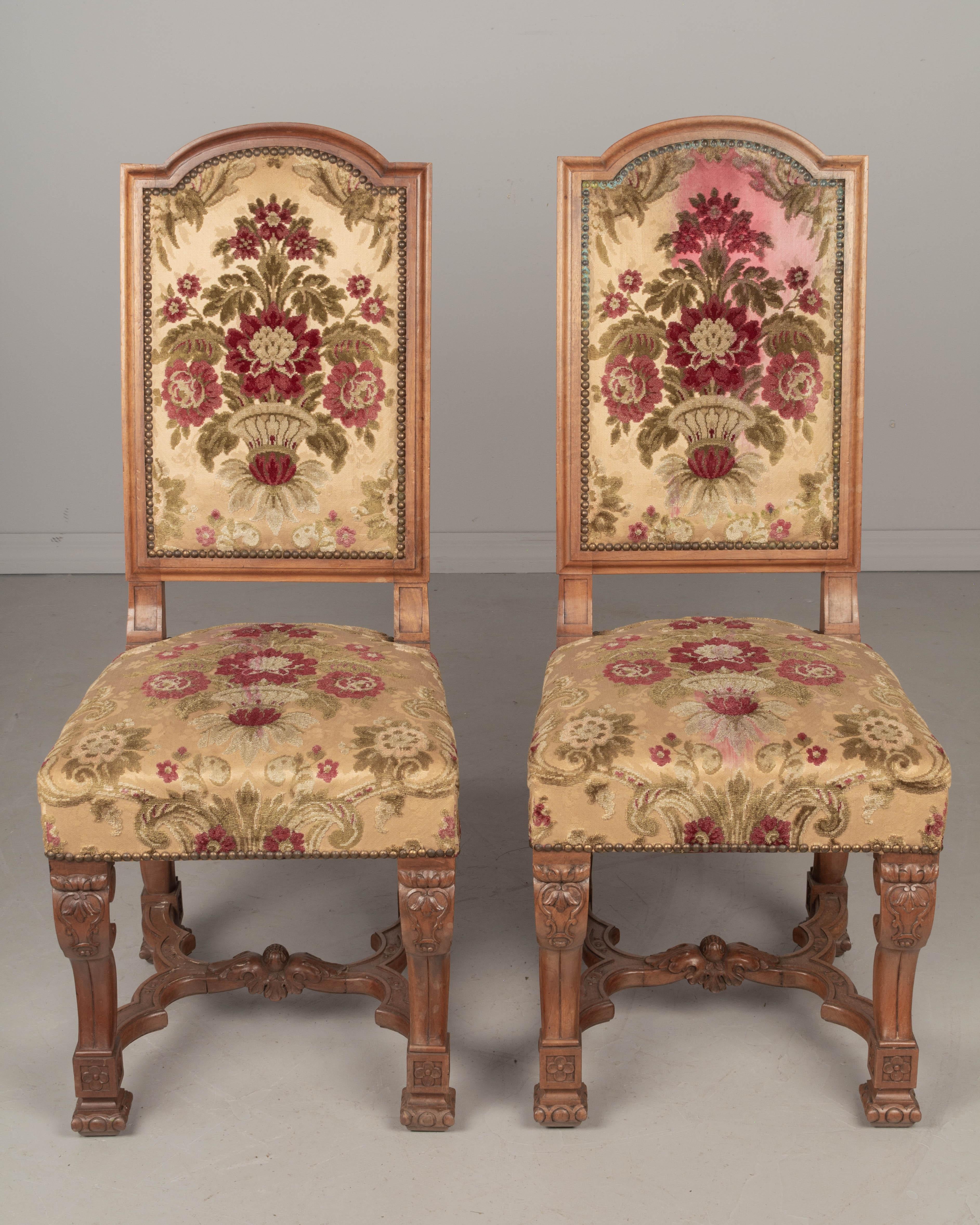 French Louis XIII Style Dining Chairs, Set of 8 In Good Condition For Sale In Winter Park, FL