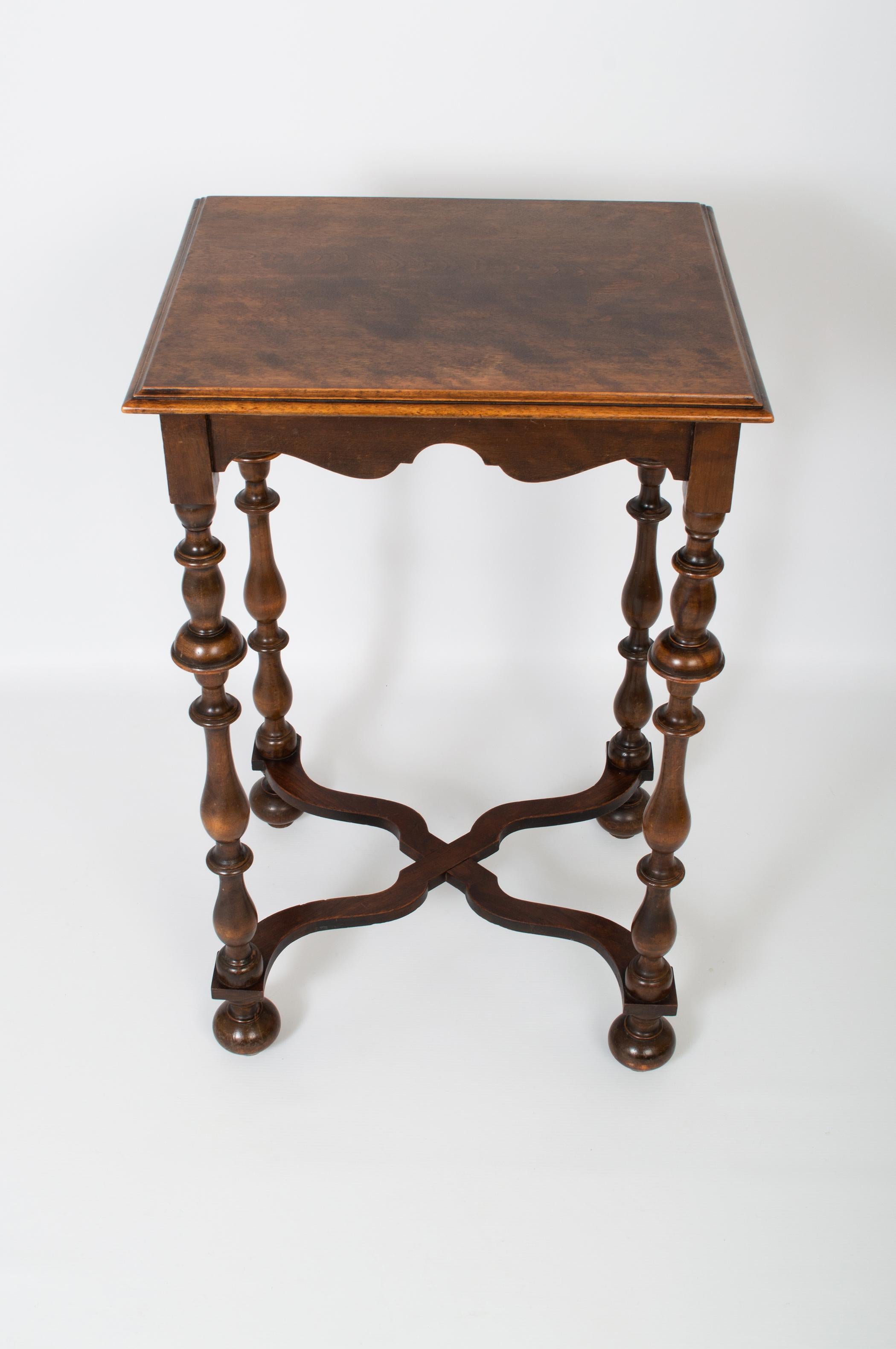 French Louis XIII Style Hall Side Table, C.1900 In Good Condition For Sale In London, GB