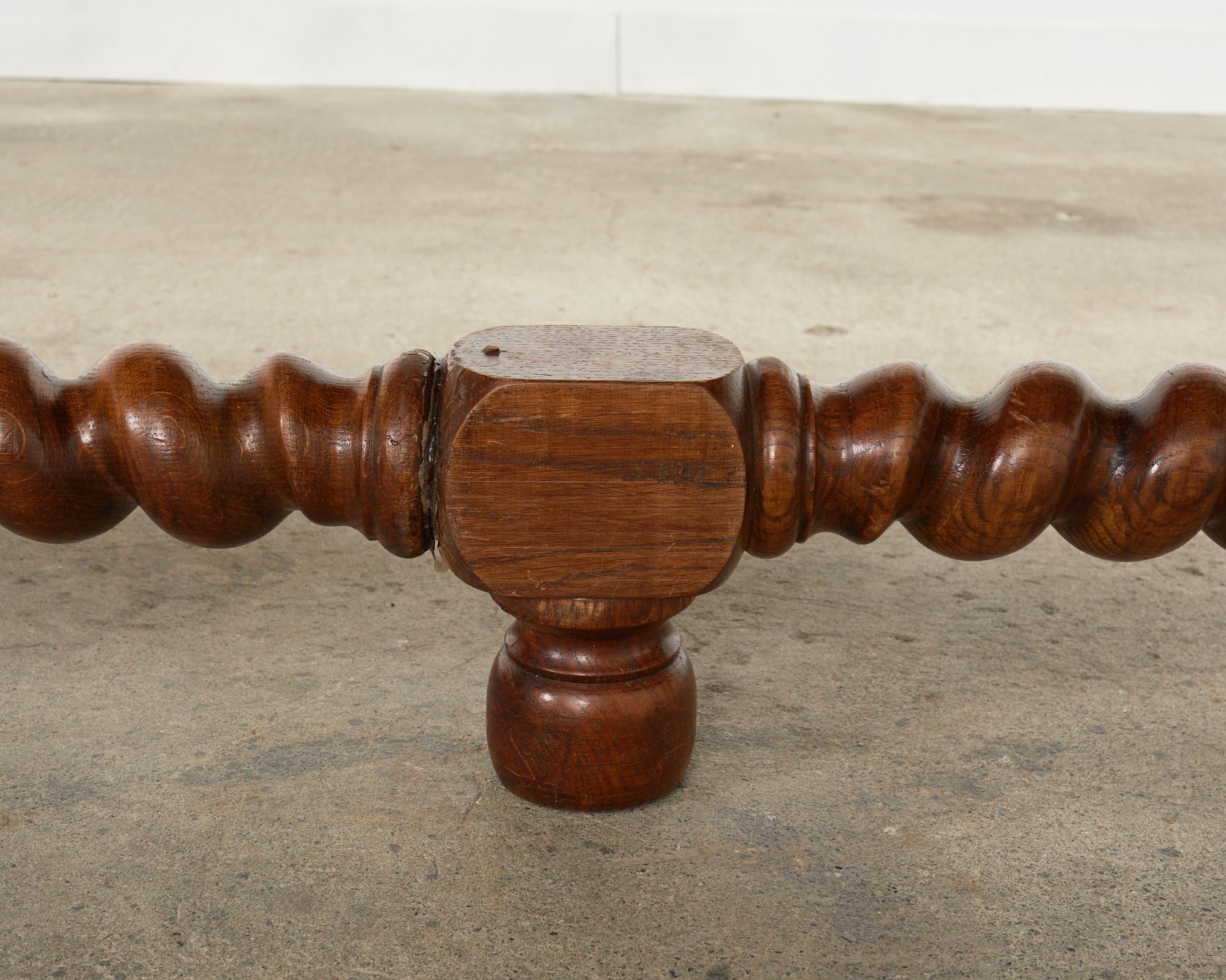 Mesa de Comedor de Caballete Estilo Luis XIII Francés de Roble Barley Twist en venta 5
