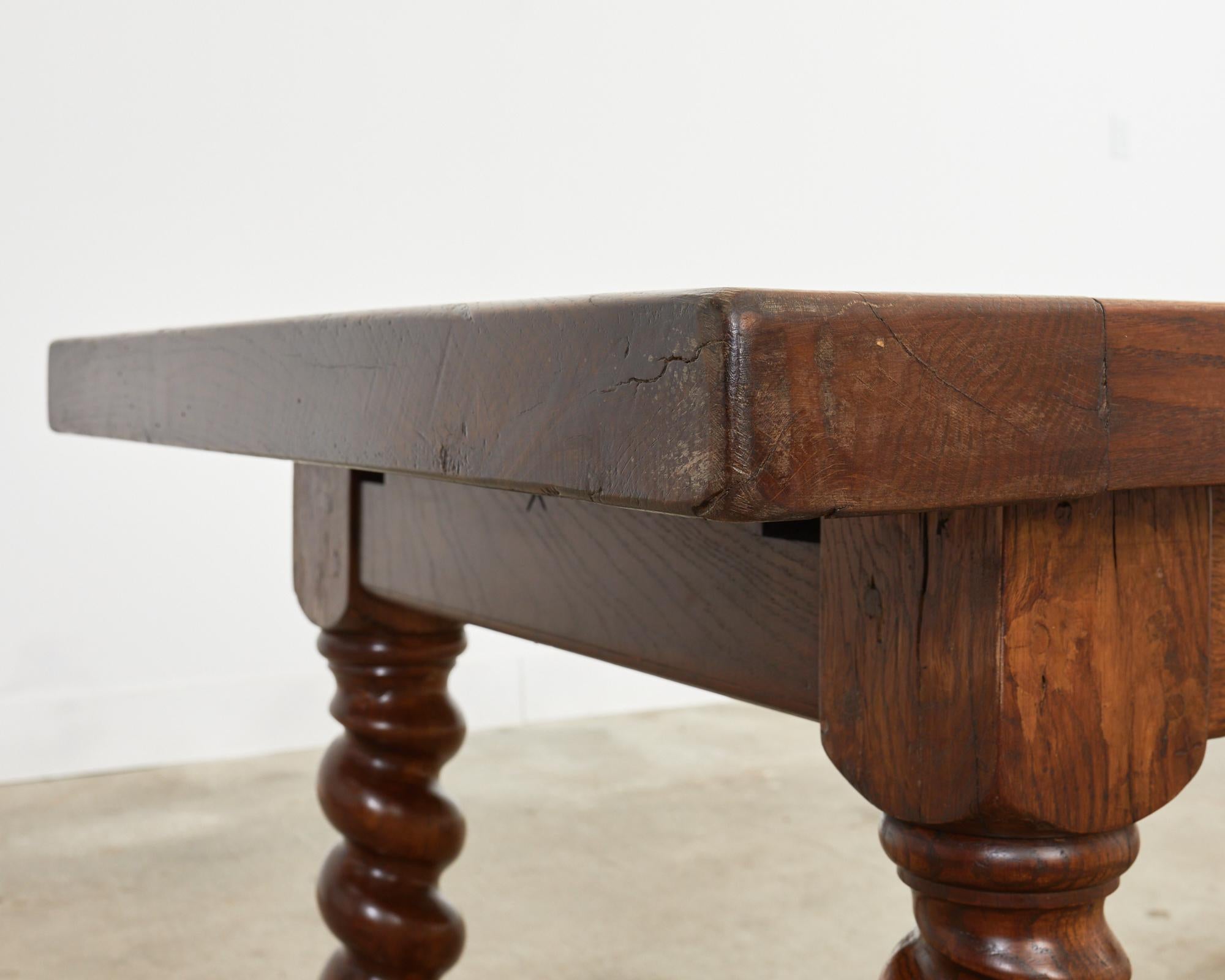 Table de salle à manger tréteau en chêne de style Louis XIII français Barley Twist en vente 8