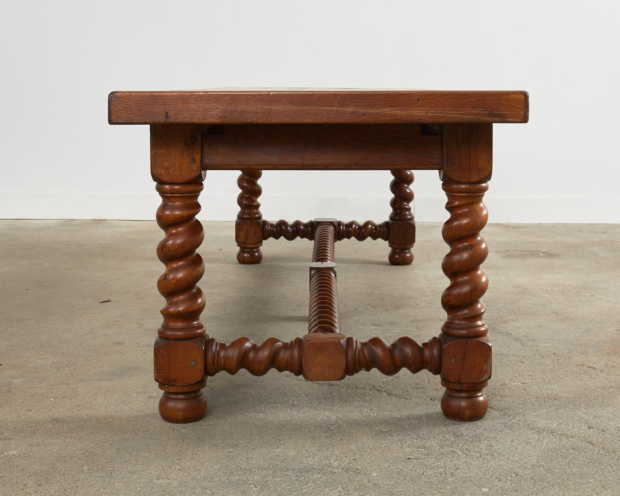 Mesa de Comedor de Caballete Estilo Luis XIII Francés de Roble Barley Twist en venta 13