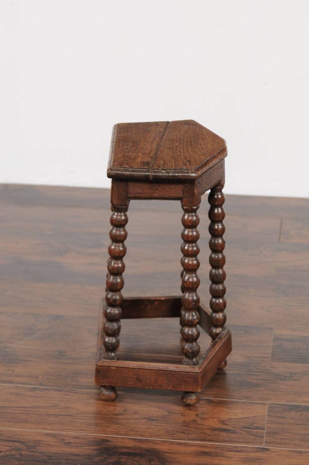 19th Century French Louis XIII Style Oak Stool with Bobbin Legs and Side Stretcher, 1860s
