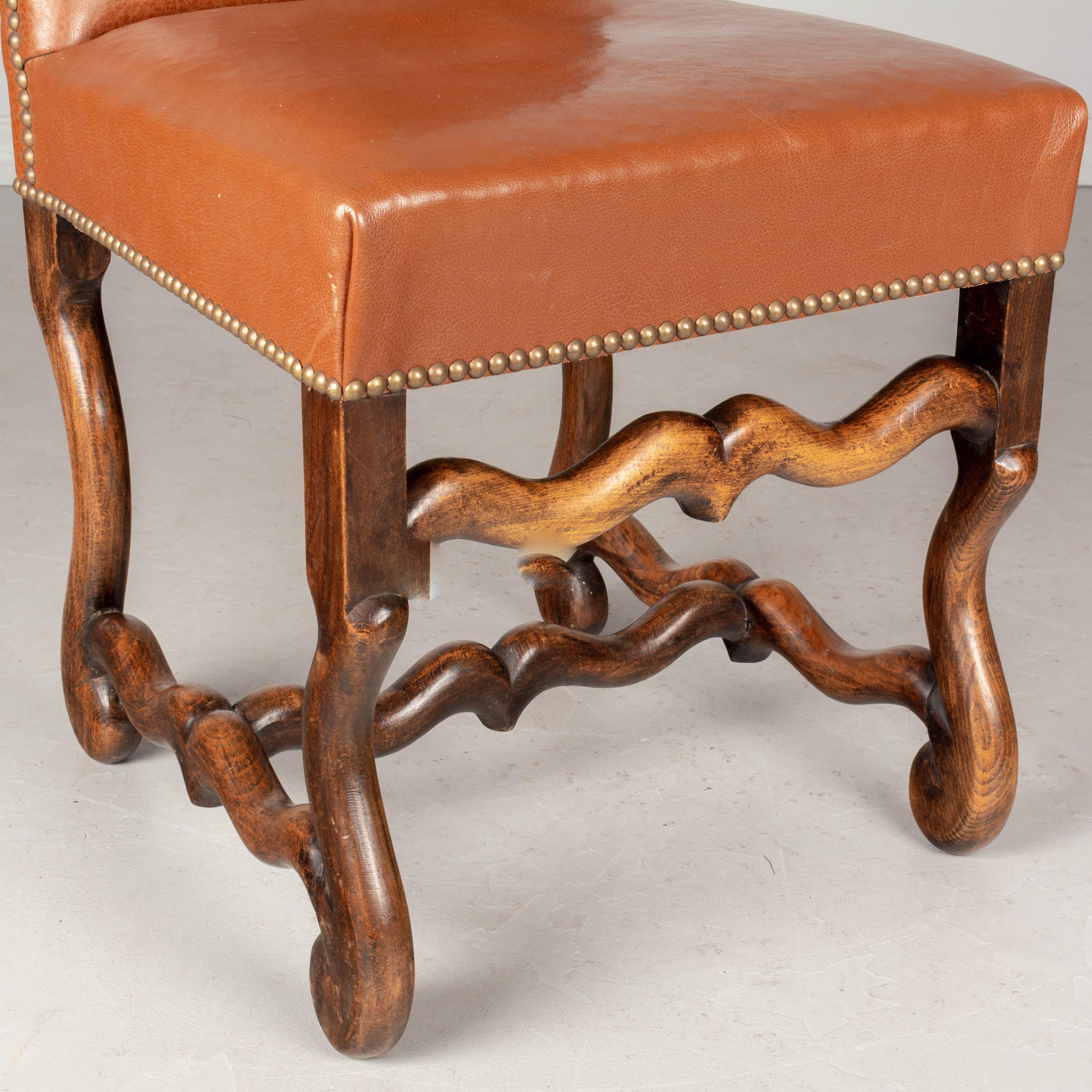Chaises de salle à manger françaises Os de Mouton de style Louis XIII, lot de 8 4