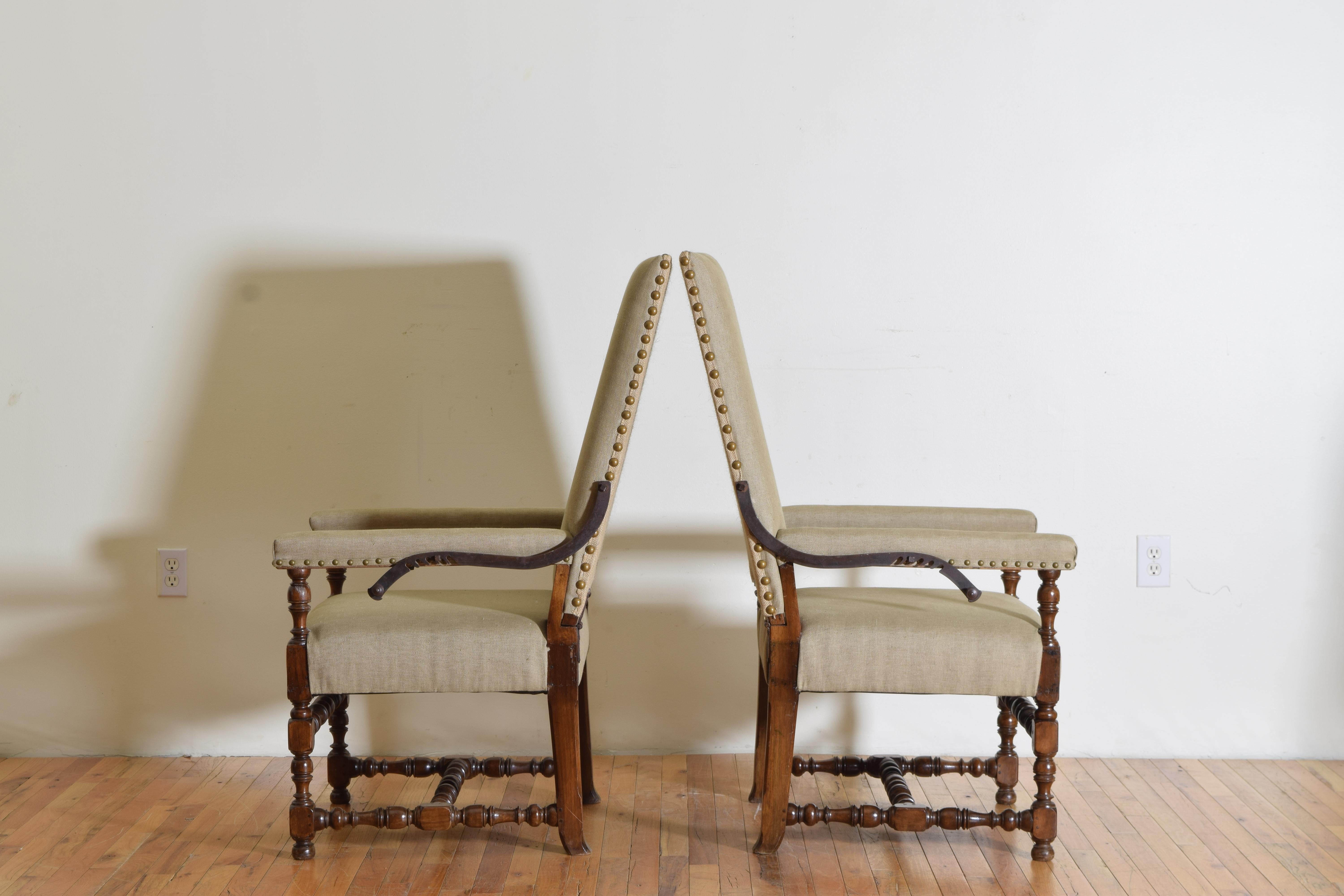 Italian French Louis XIII Style Pair of Walnut Ratchet Chairs, 19th Century