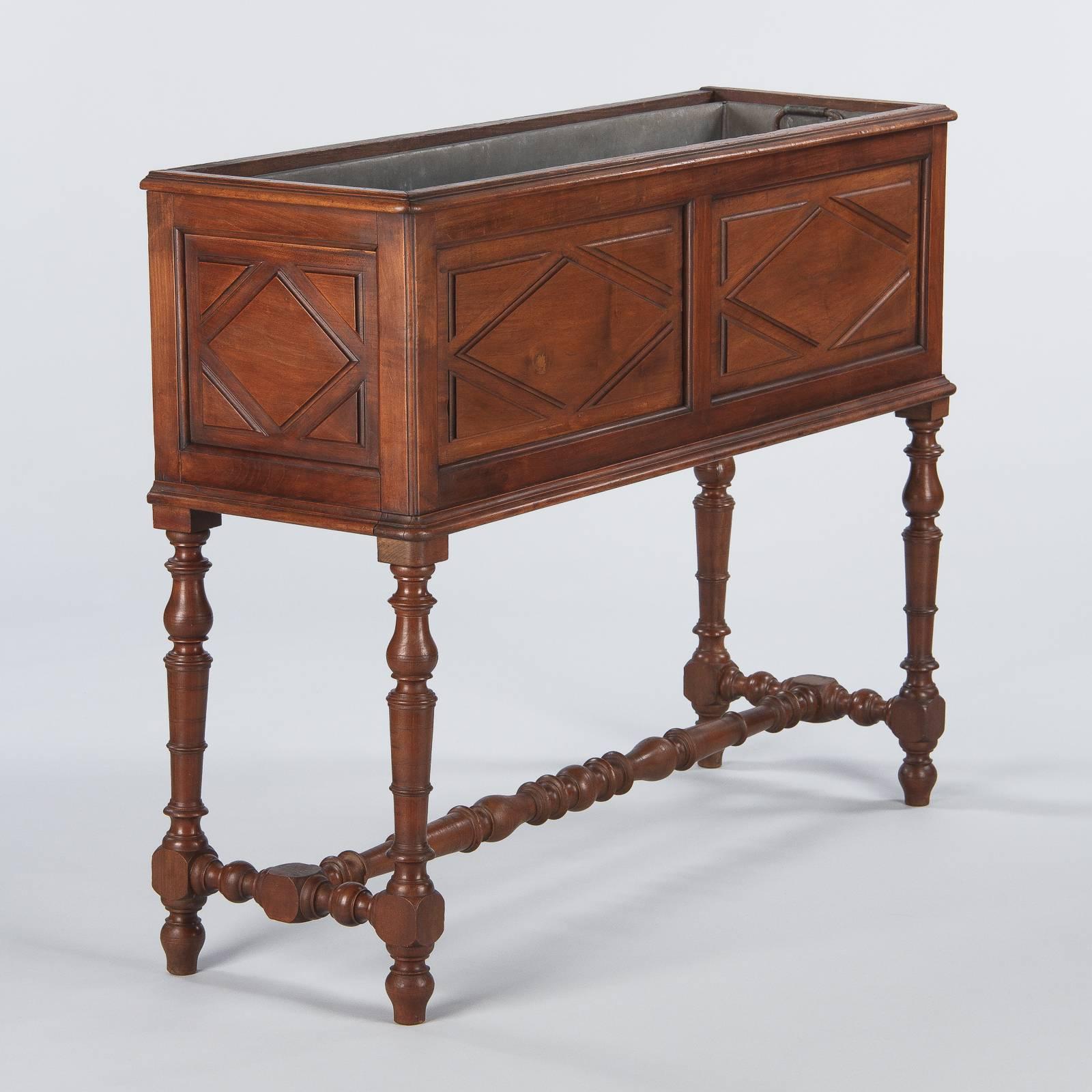 French Louis XIII Style Walnut Jardinière, Early 1900s In Good Condition In Austin, TX
