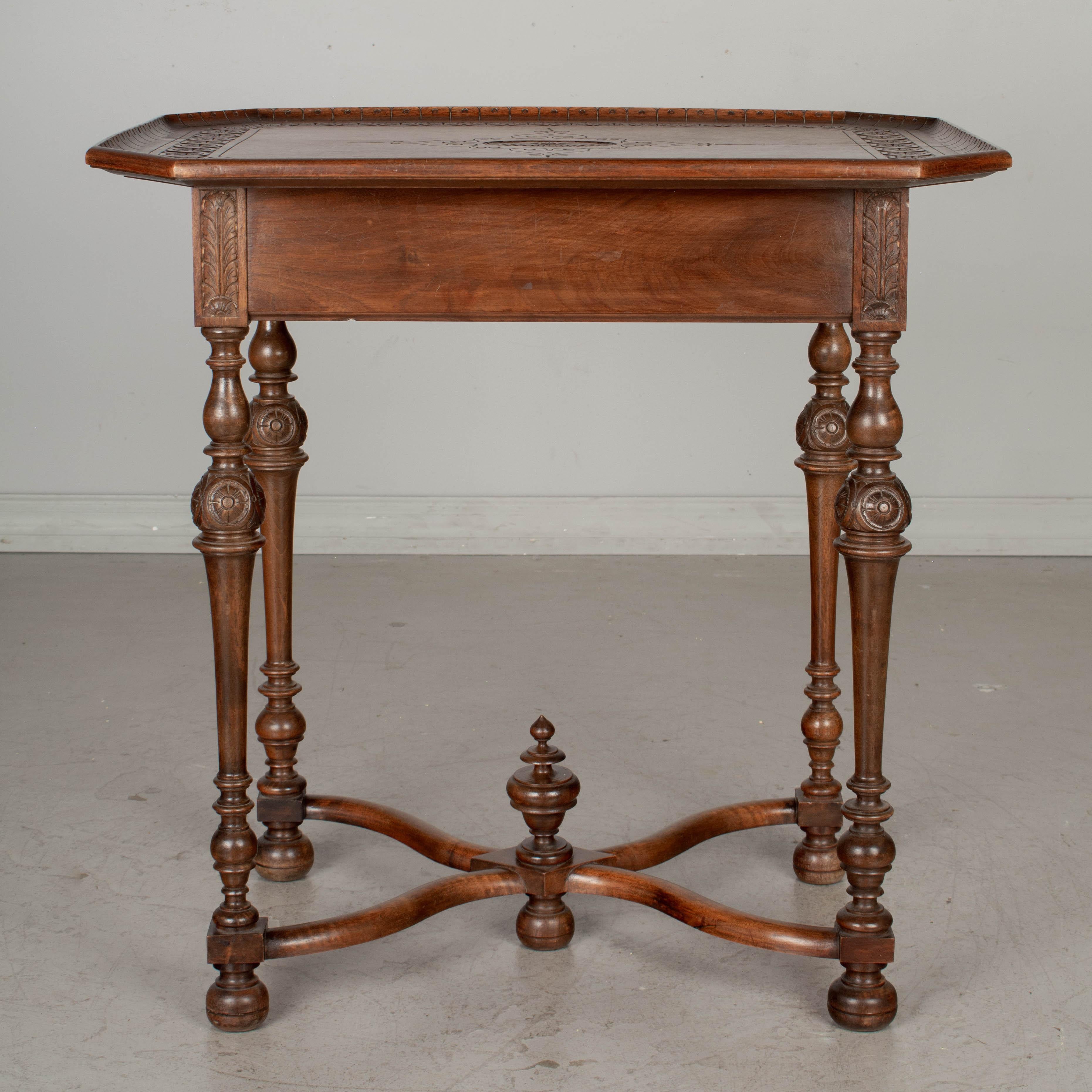 French Louis XVIII Style Walnut Side Table For Sale 1