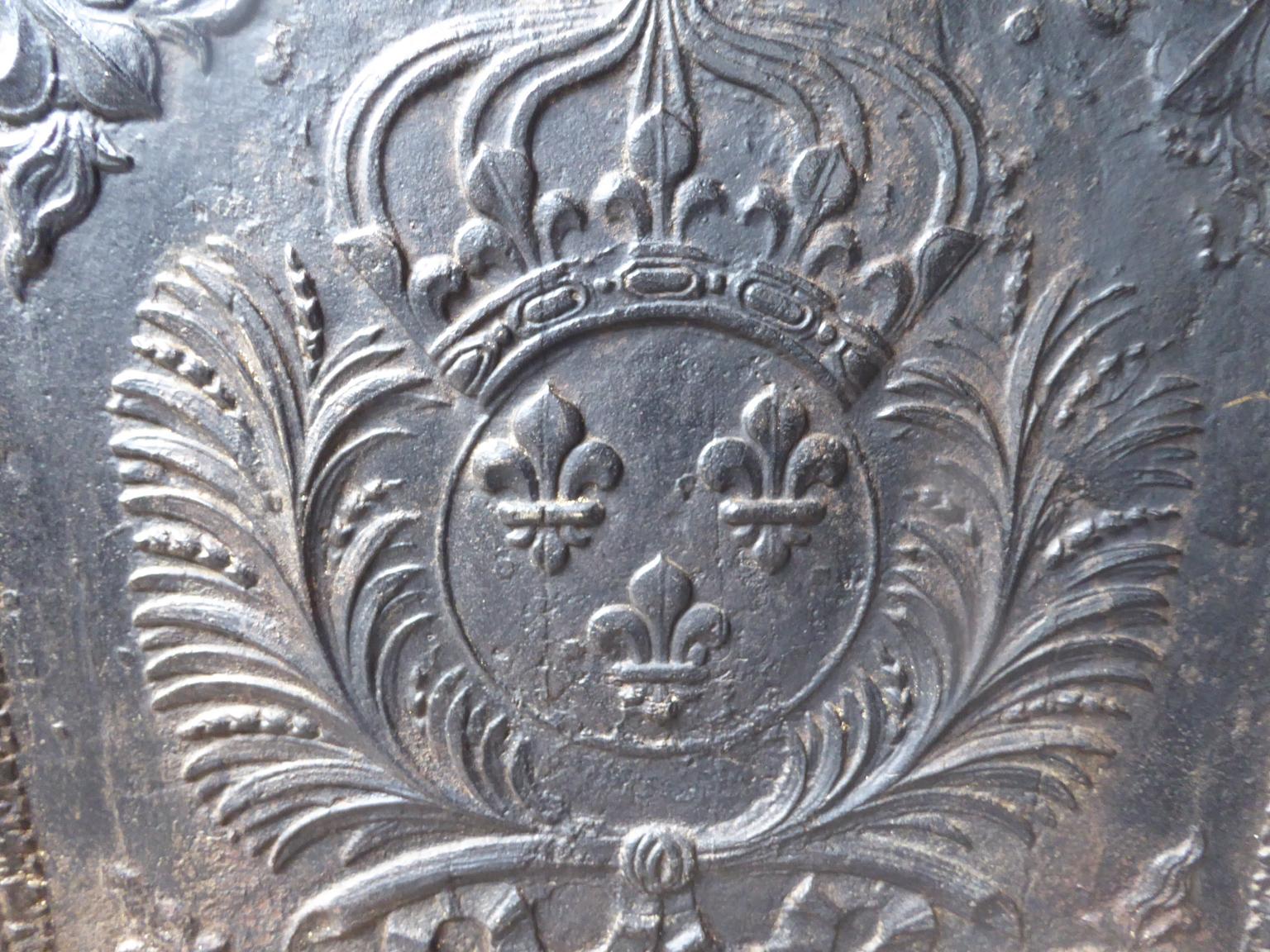 French Louis XIV 'Arms of France' Fireback, 17th-18th Century In Good Condition In Amerongen, NL