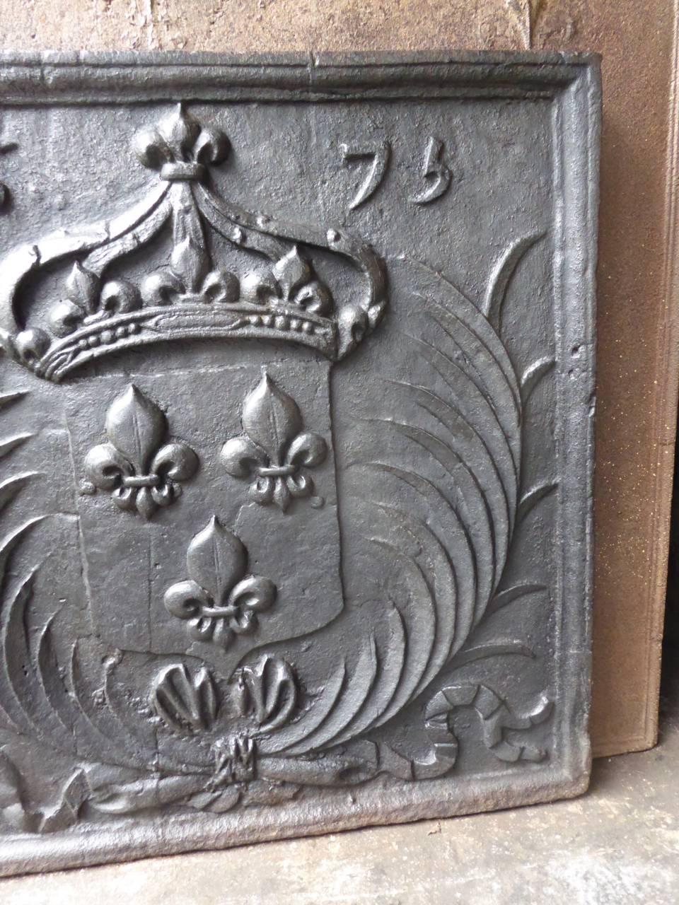French Louis XIV 'Arms of France' Fireback, 17th Century  In Good Condition In Amerongen, NL