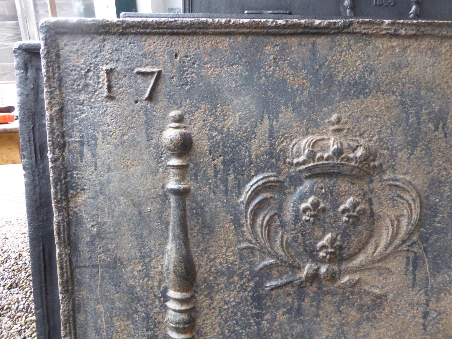 French Louis XIV Arms of France Fireback, 18th Century In Good Condition In Amerongen, NL