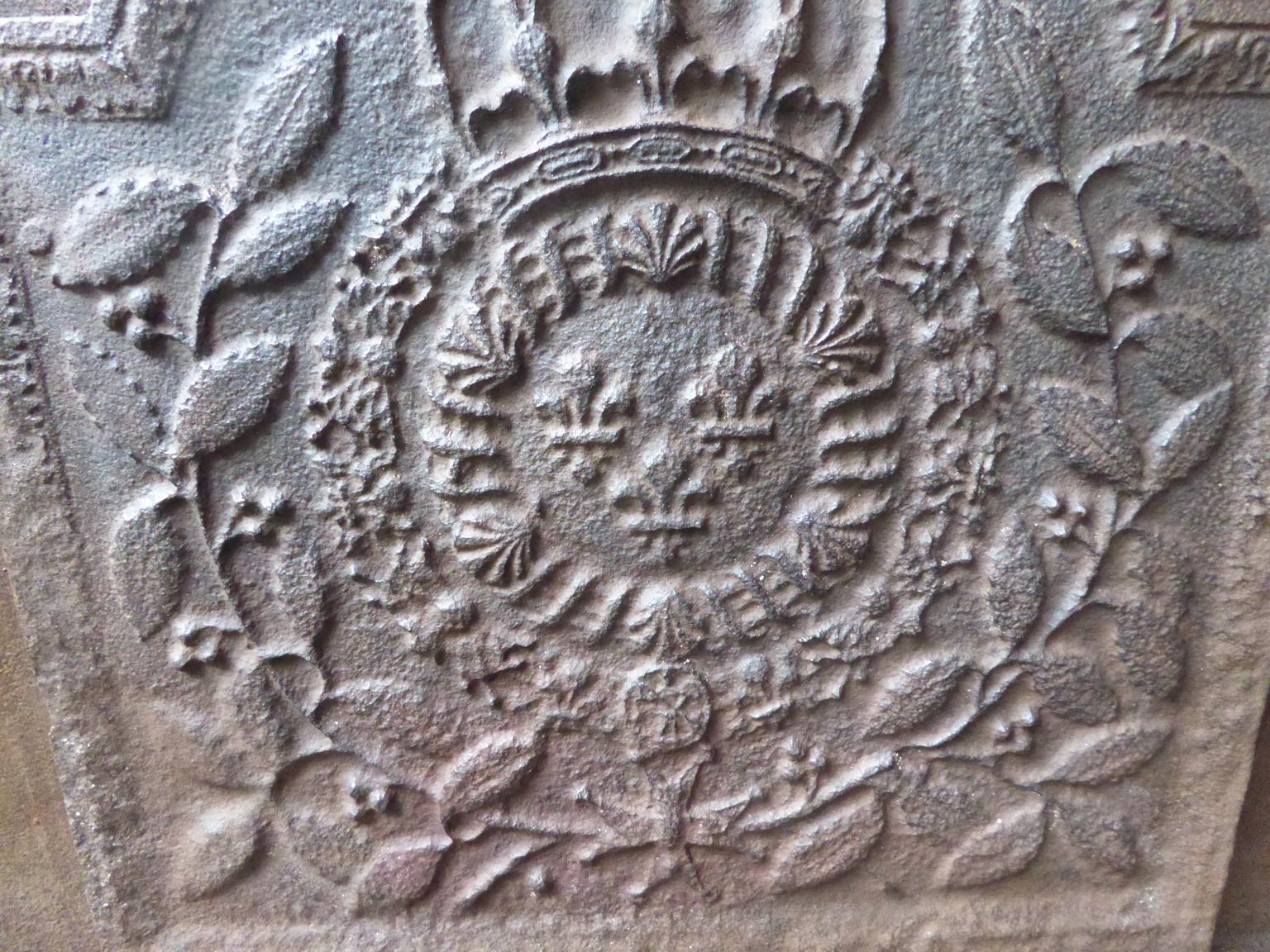 French Louis XIV 'Arms of France' Fireback, 18th Century In Good Condition In Amerongen, NL