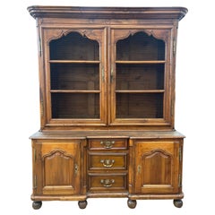 Französisches Louis-XIV-Buffet, 2-teilig, Nussbaum, Mitte des 18. Jahrhunderts, um 1750