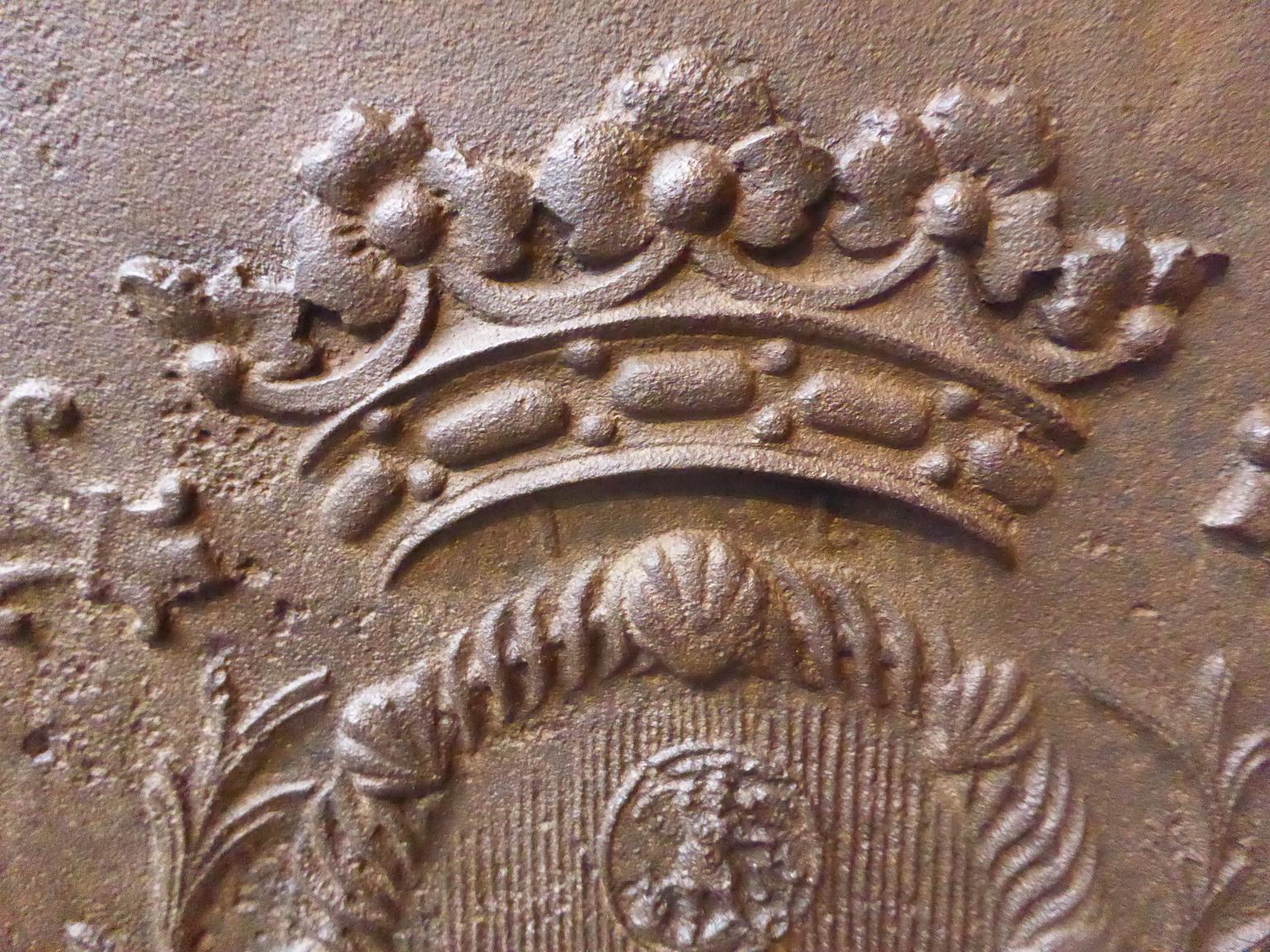 French Louis XIV 'Coat of Arms' Fireback, 17th-18th Century In Good Condition In Amerongen, NL