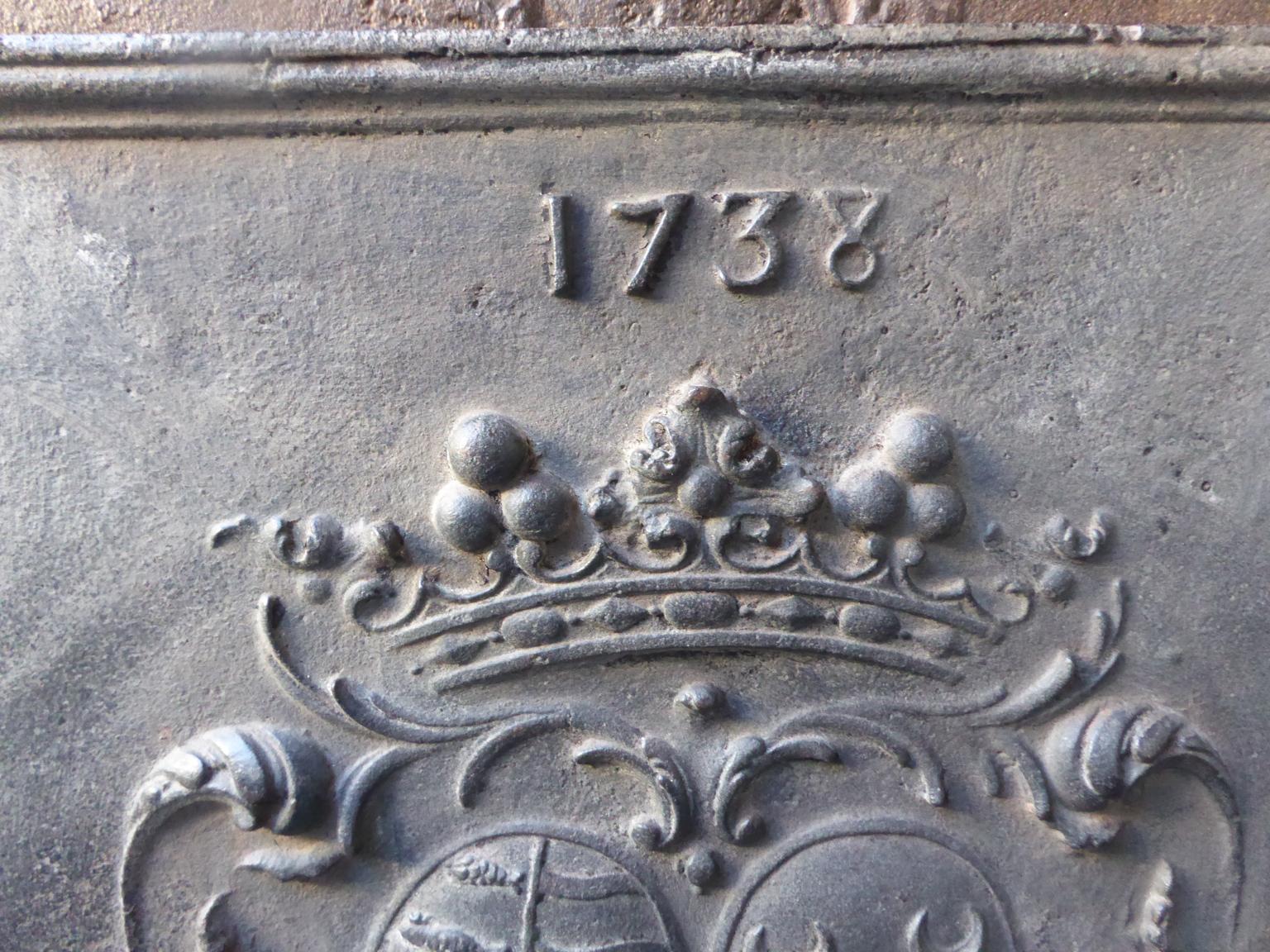 French Louis XIV Coat of Arms Fireback, 18th Century In Good Condition In Amerongen, NL