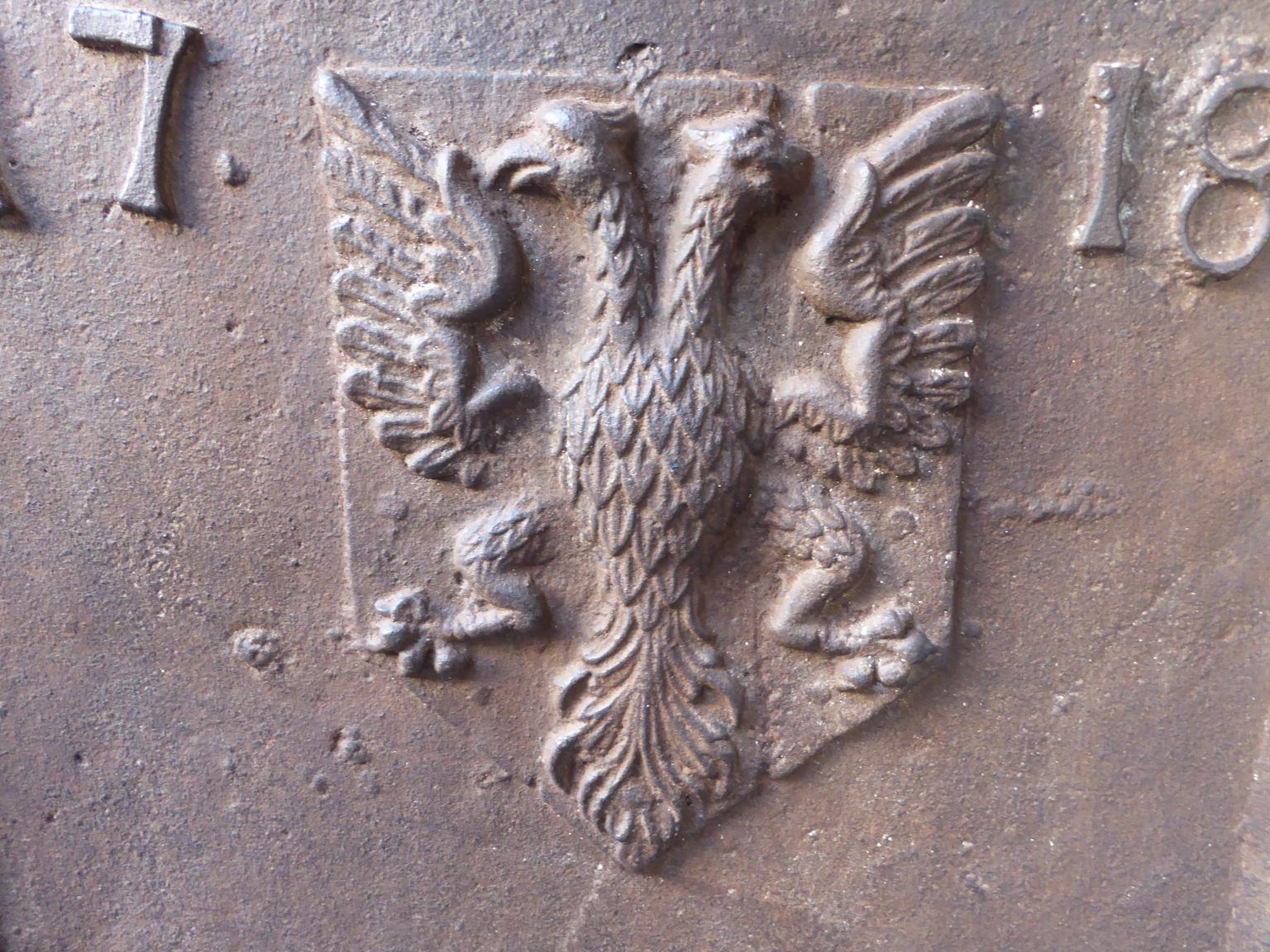 French Louis XIV Coat of Arms Fireback / Backsplash, Early 18th Century In Good Condition For Sale In Amerongen, NL