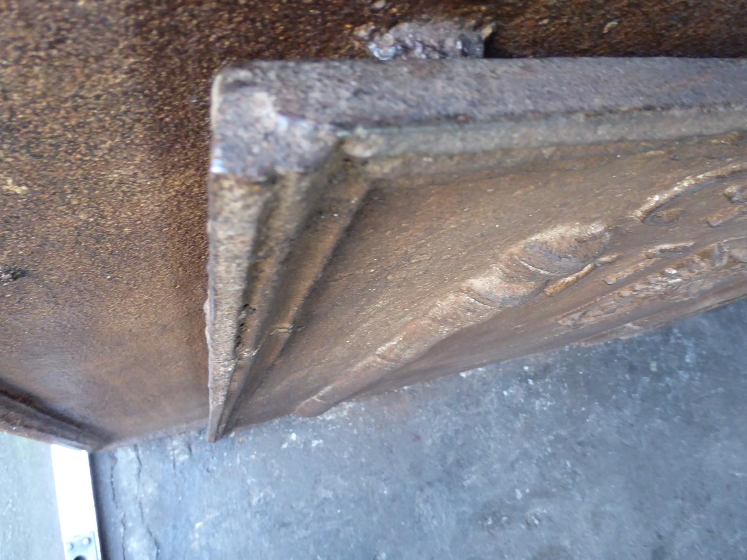Rivestimento per caminetto con stemma Luigi XIV, inizio XVIII secolo in vendita 3