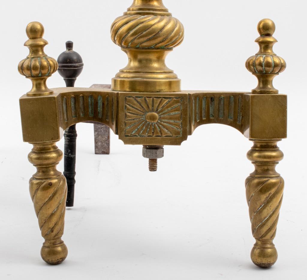 Französische Feuerböcke aus vergoldetem Messing im Louis XIV.-Stil, Paar im Angebot 1