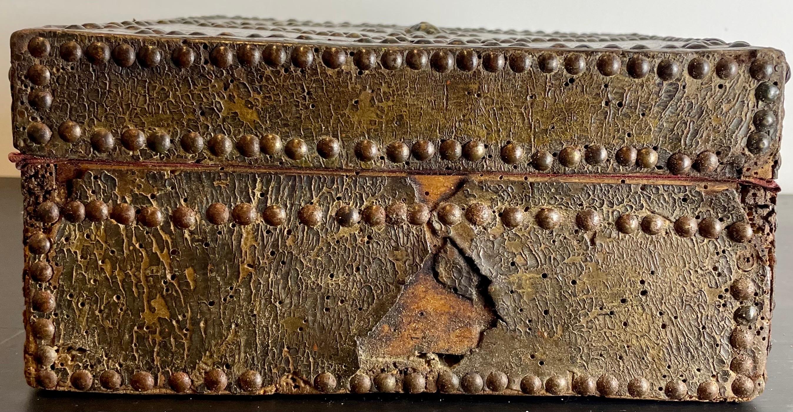 Französische Louis XIV.-Messengerschachtel aus Leder umwickeltem Holz – Frankreich – 17. 18. Jahrhundert im Angebot 7