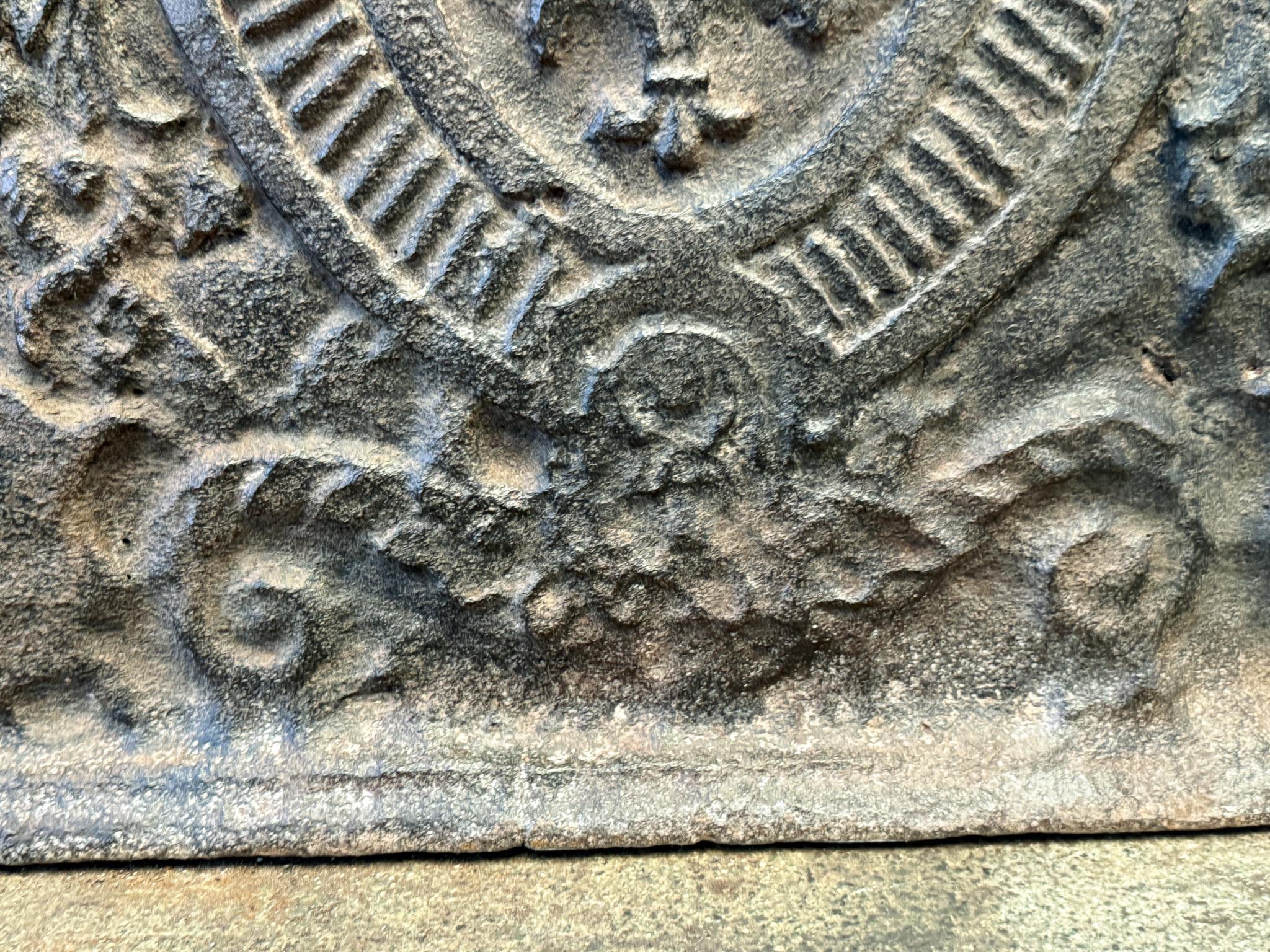 Respaldo de chimenea/revestimiento francés de época Luis XIV 