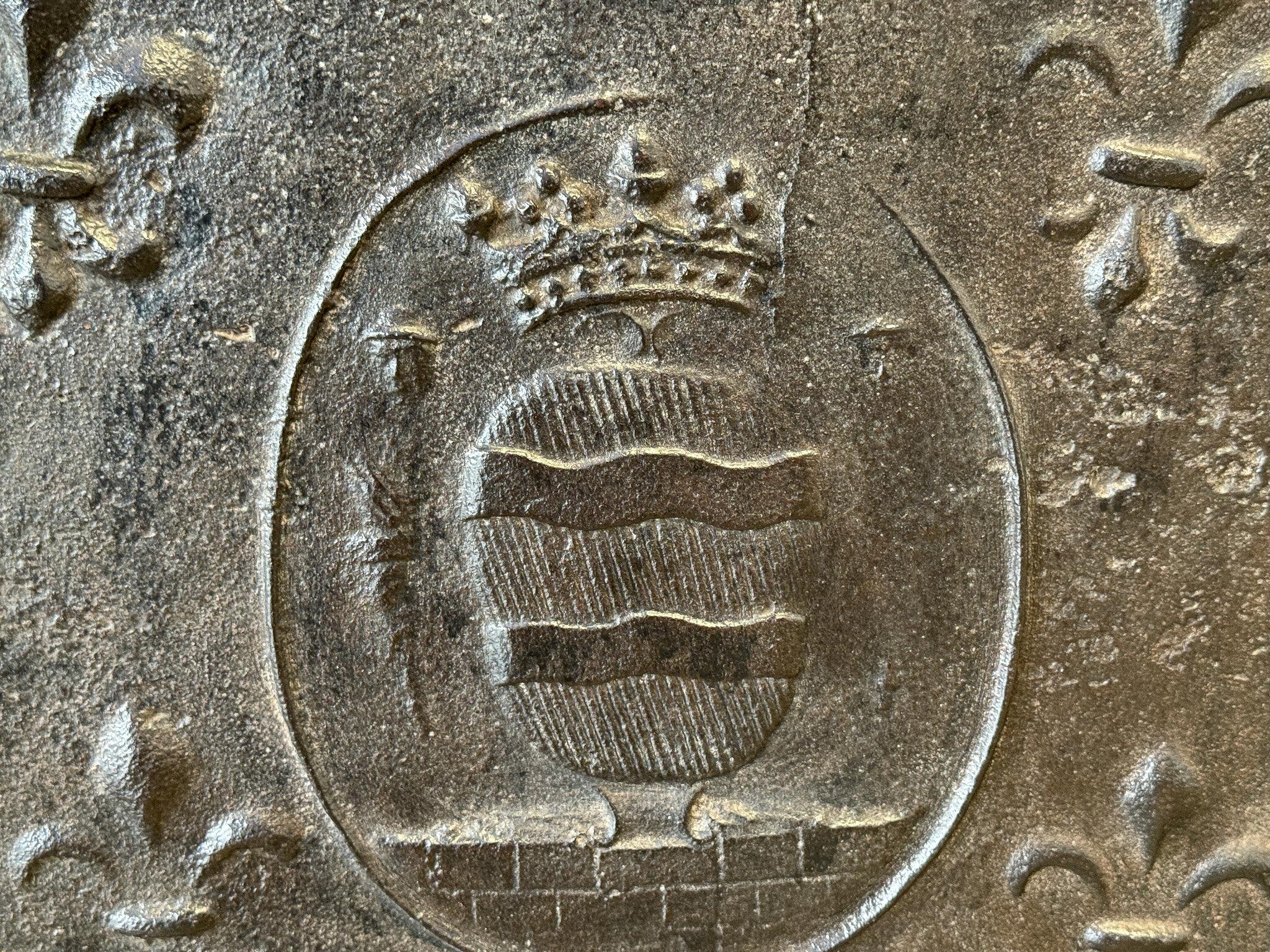 18th Century and Earlier French Louis XIV Period 'Coat of Arms' Fireback / Backsplash, 17th Century For Sale