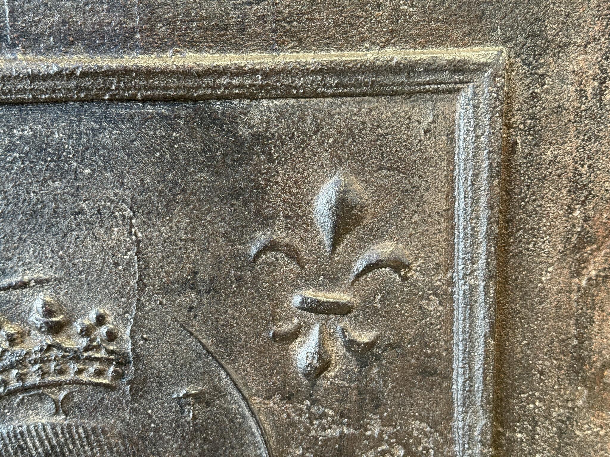French Louis XIV Period 'Coat of Arms' Fireback / Backsplash, 17th Century For Sale 2