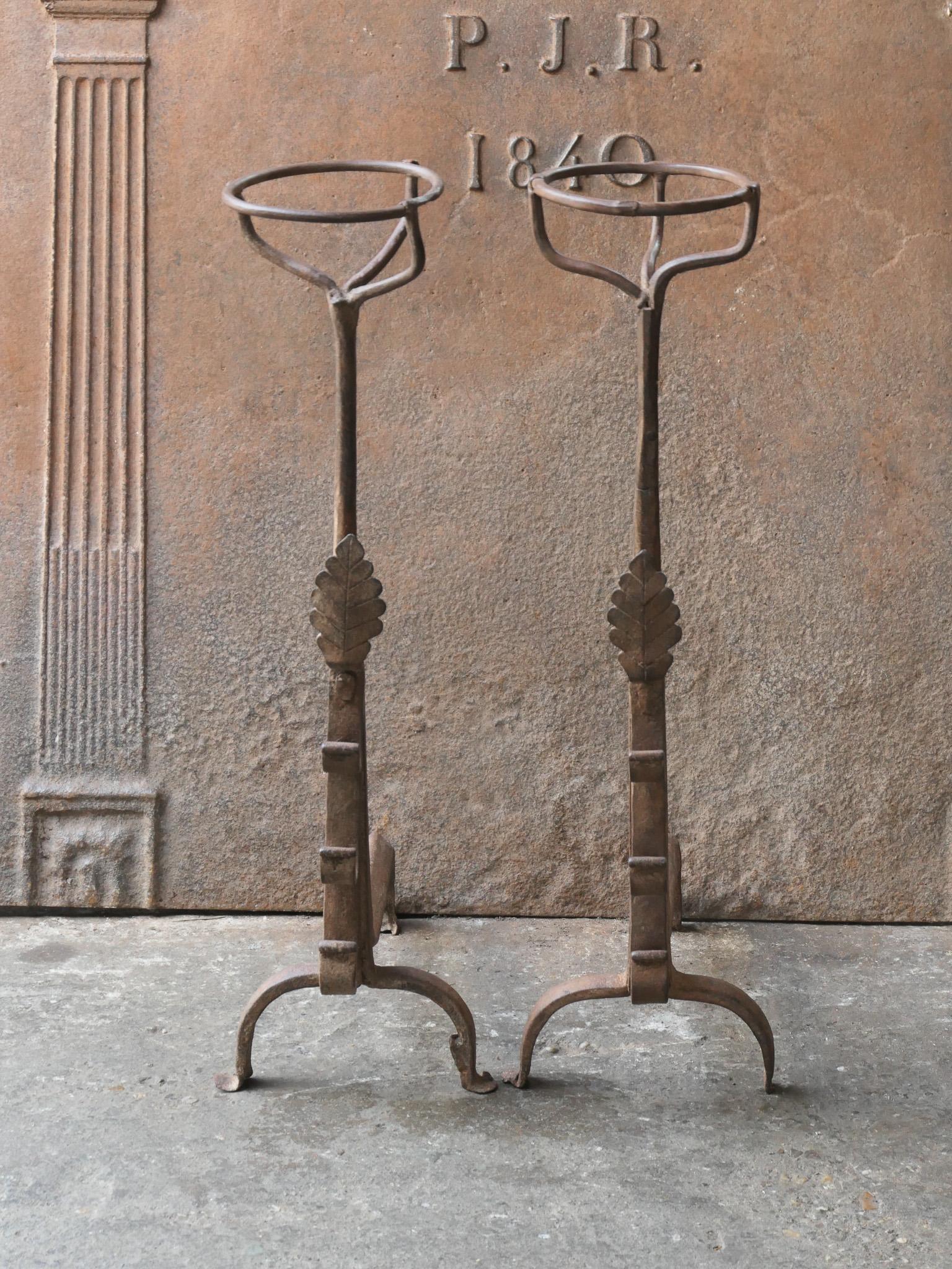 andirons vs grate