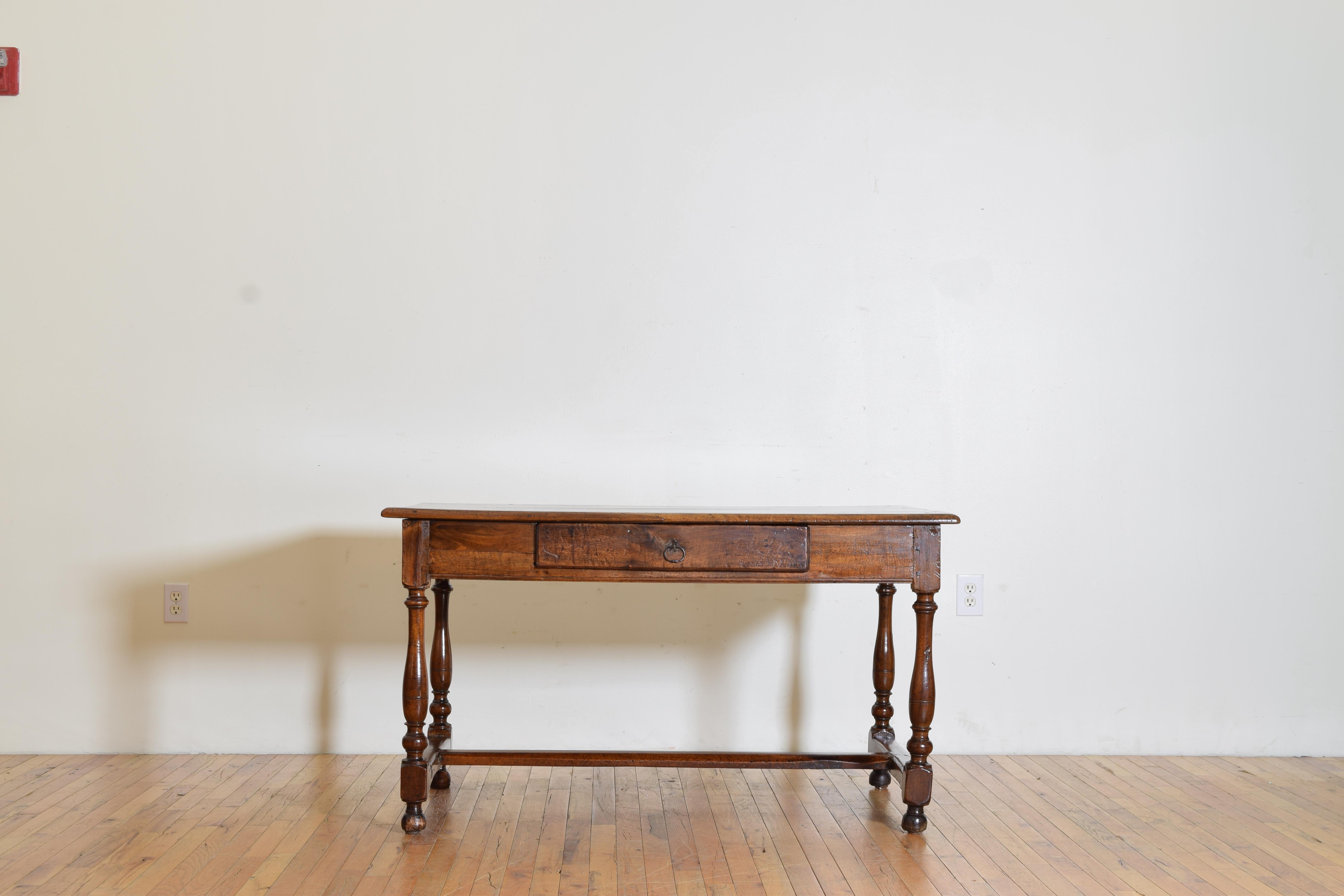 French Louis XIV Period Walnut 1-Drawer Writing Table, 1st quarter 18th century In Good Condition In Atlanta, GA