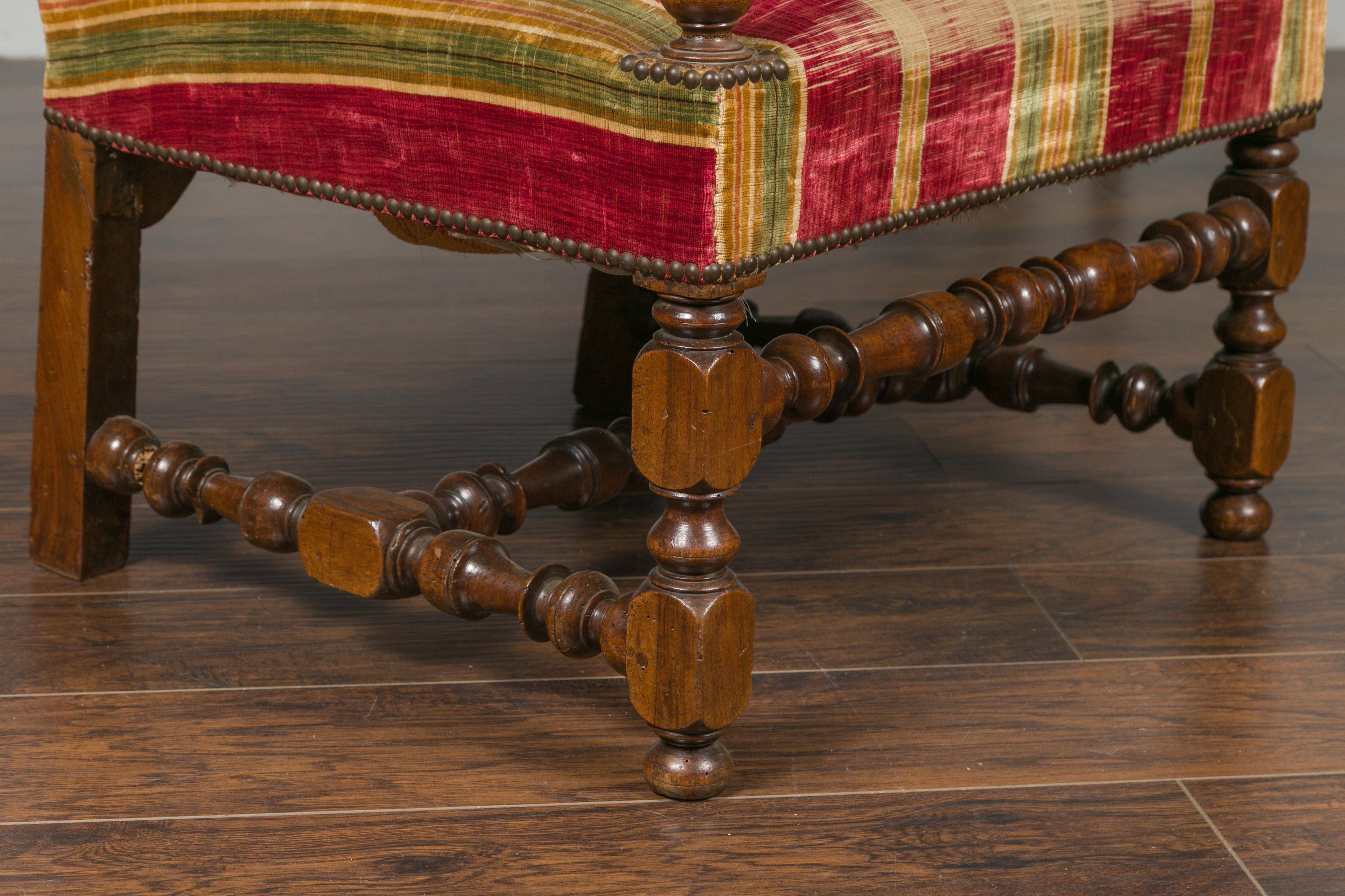 Sillón reclinable francés estilo Luis XIV del siglo XIX con base torneada en venta 8
