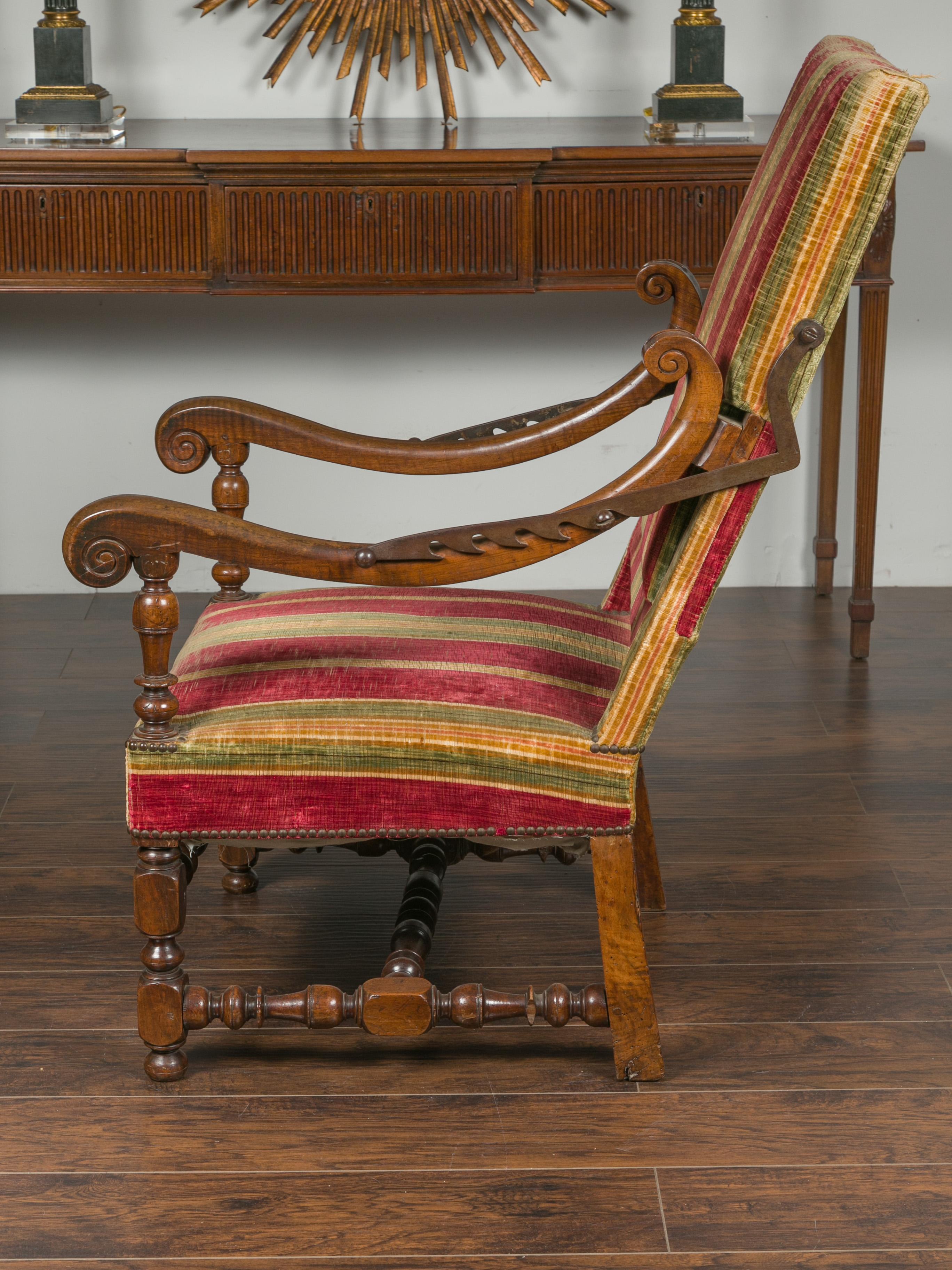 French Louis XIV Style 19th Century Reclining Armchair with Turned Base For Sale 12