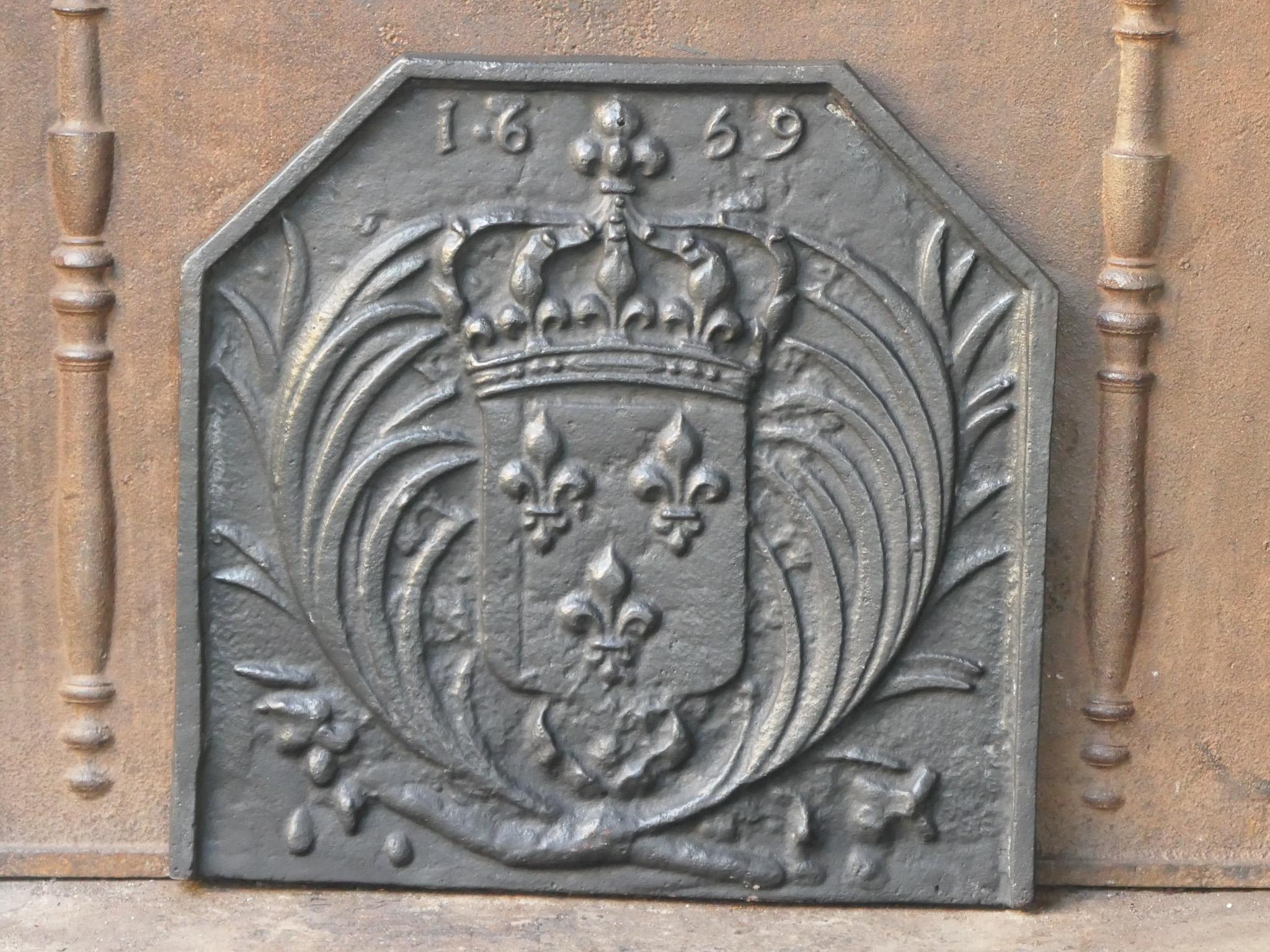 Moulage Plaque de cheminée française de style Louis XIV « Arms of France » en vente