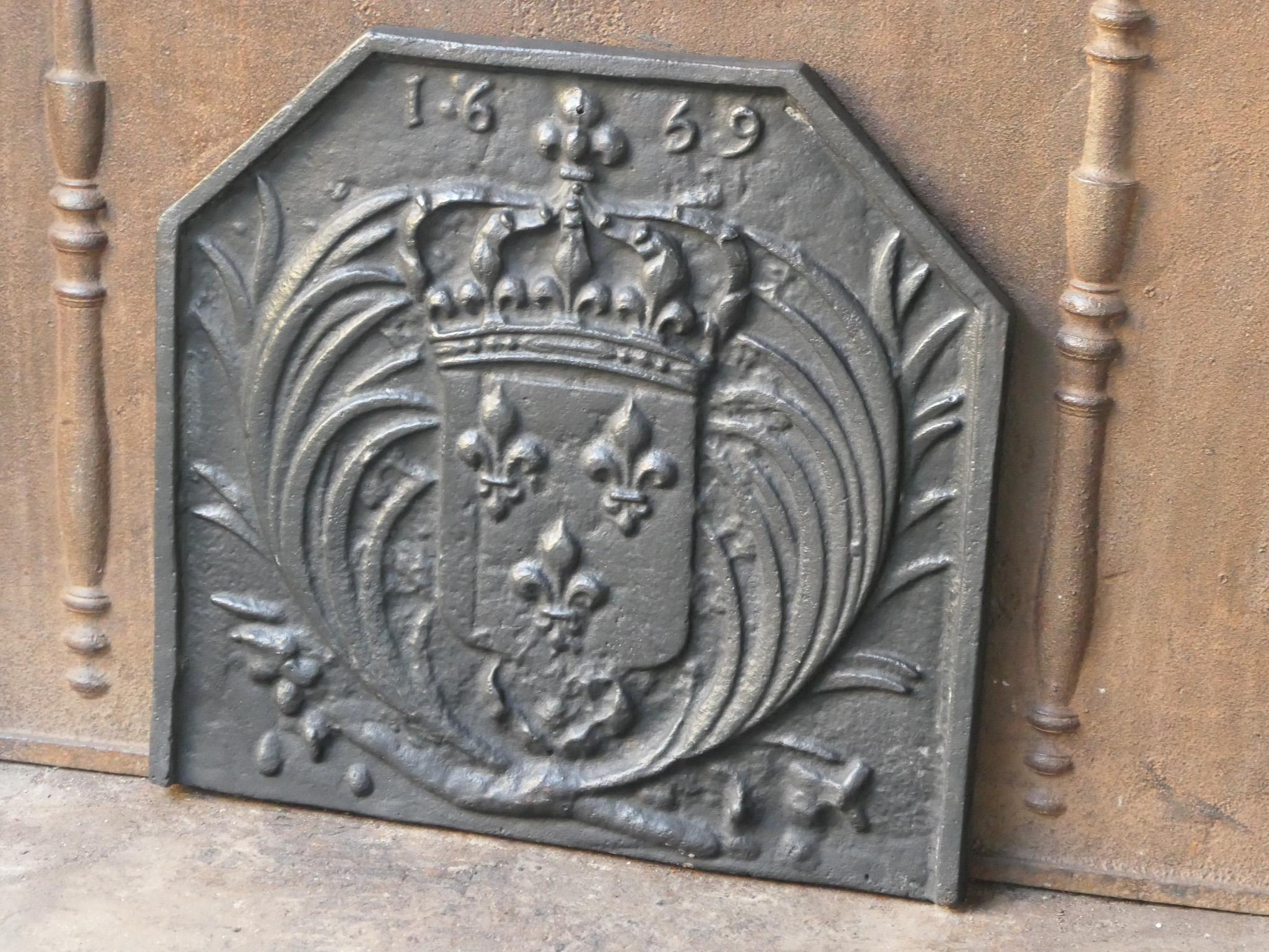 Plaque de cheminée française de style Louis XIV « Arms of France » Bon état - En vente à Soest, NL