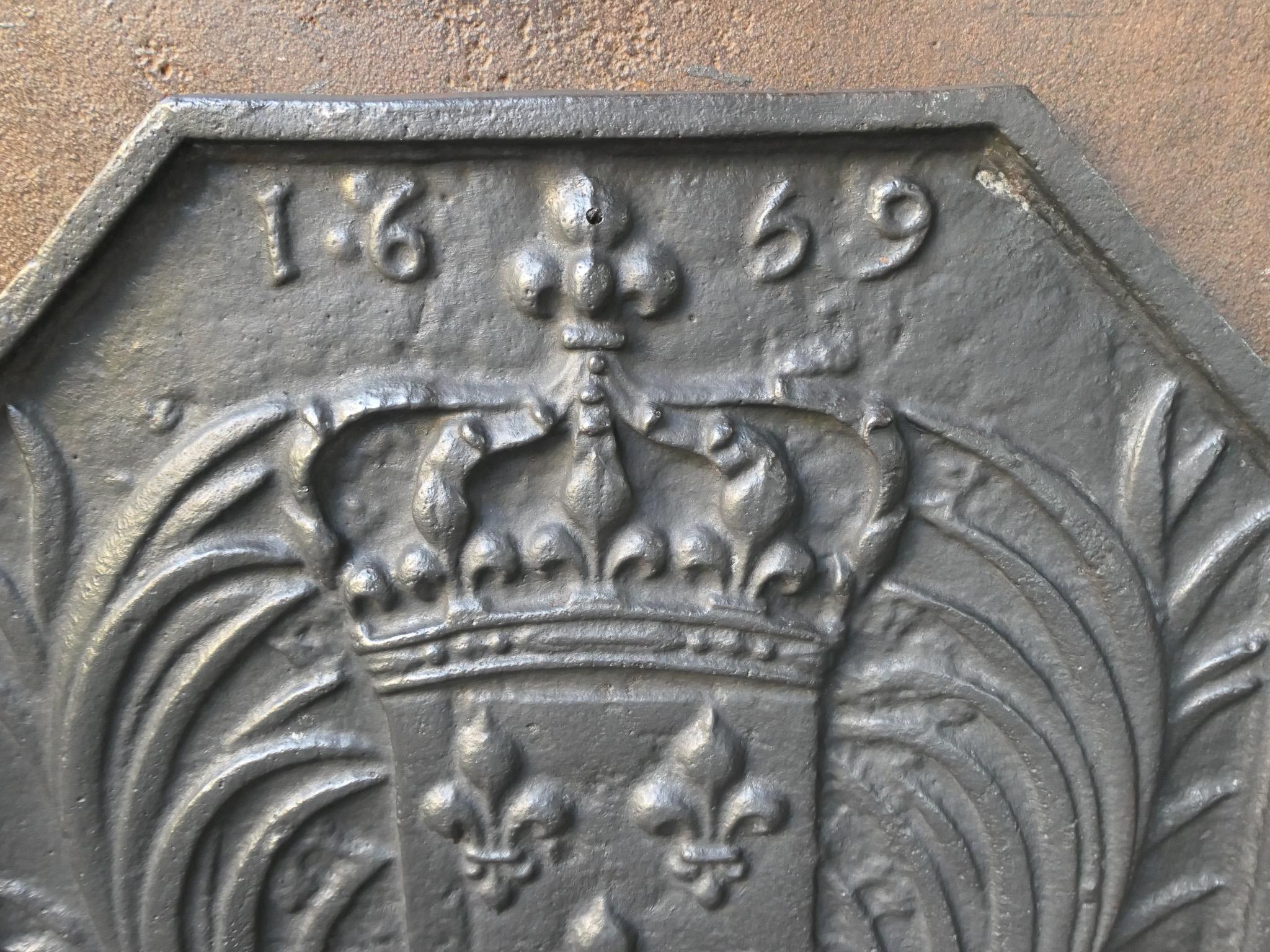 Fer Plaque de cheminée française de style Louis XIV « Arms of France » en vente
