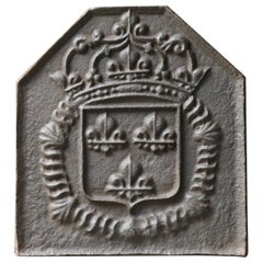 Plaque de cheminée française de style Louis XIV « Arms of France »